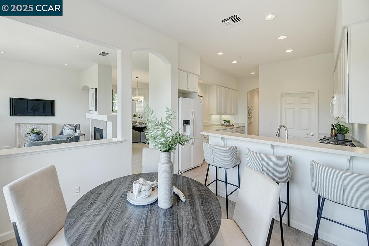 2916 Saklan Indian Dr, Walnut Creek, California 94595, 3 Bedrooms Bedrooms, 8 Rooms Rooms,2 BathroomsBathrooms,Residential,For Sale,2916 Saklan Indian Dr,41098678
