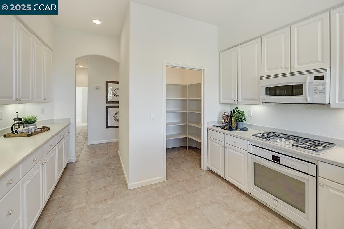 2916 Saklan Indian Dr, Walnut Creek, California 94595, 3 Bedrooms Bedrooms, 8 Rooms Rooms,2 BathroomsBathrooms,Residential,For Sale,2916 Saklan Indian Dr,41098678
