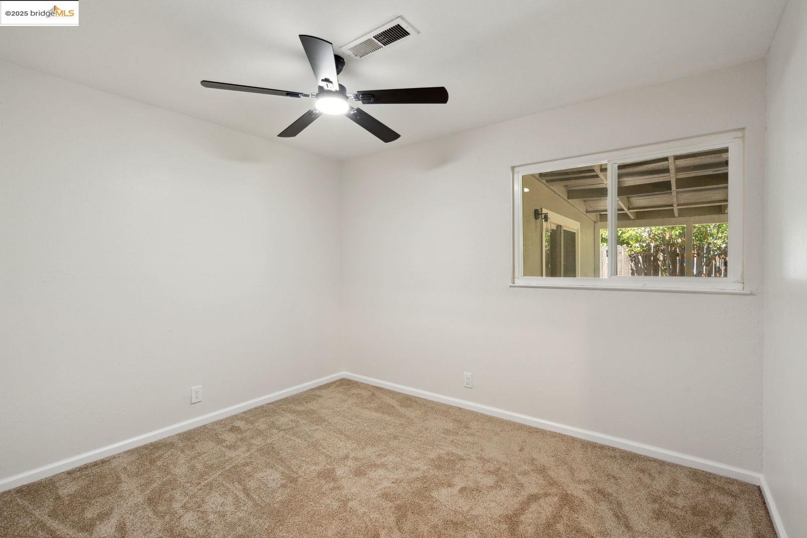 Detail Gallery Image 22 of 24 For 6419 Dallas Way, Sacramento,  CA 95823 - 3 Beds | 2 Baths