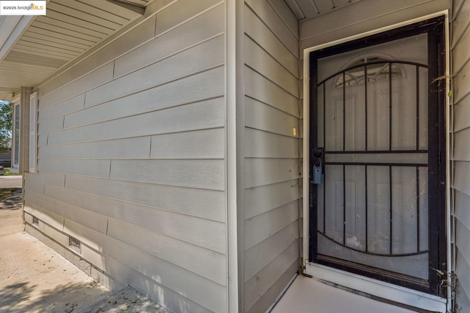 Detail Gallery Image 5 of 24 For 6419 Dallas Way, Sacramento,  CA 95823 - 3 Beds | 2 Baths