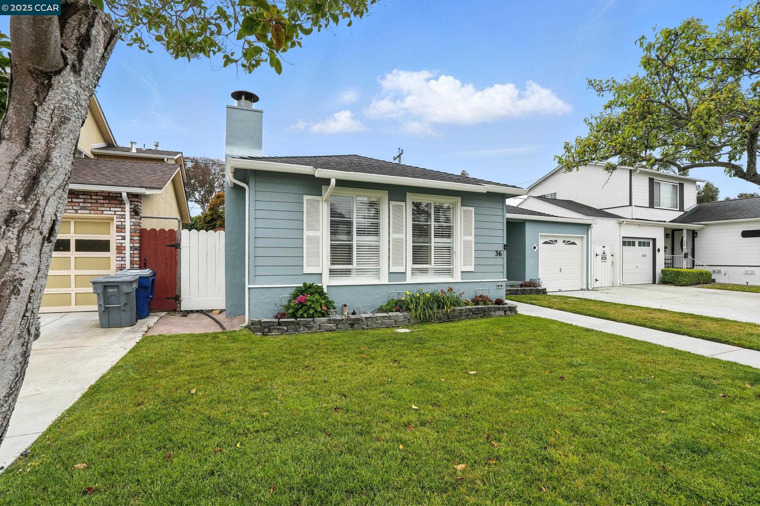 Detail Gallery Image 2 of 36 For 36 Greenwood Dr, South San Francisco,  CA 94080 - 2 Beds | 1 Baths