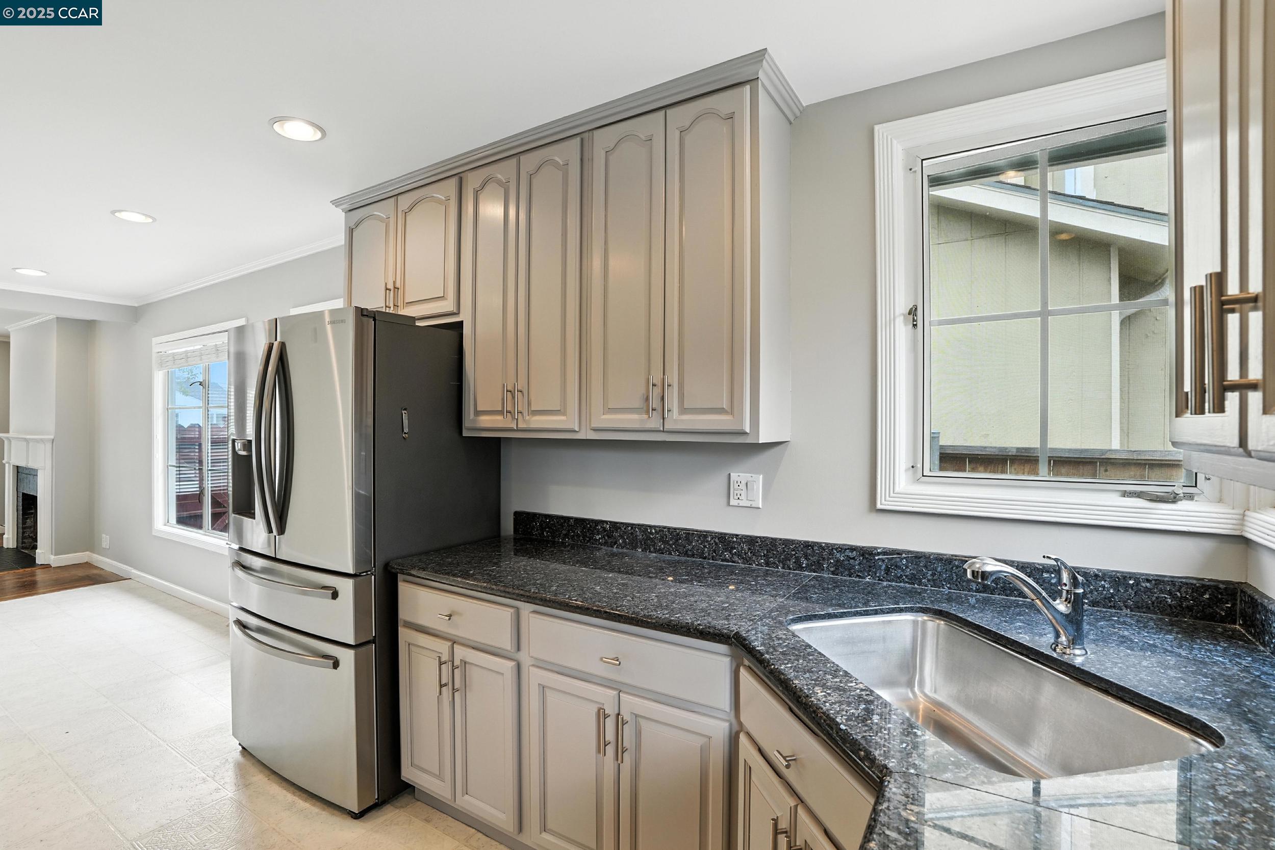Detail Gallery Image 11 of 36 For 36 Greenwood Dr, South San Francisco,  CA 94080 - 2 Beds | 1 Baths