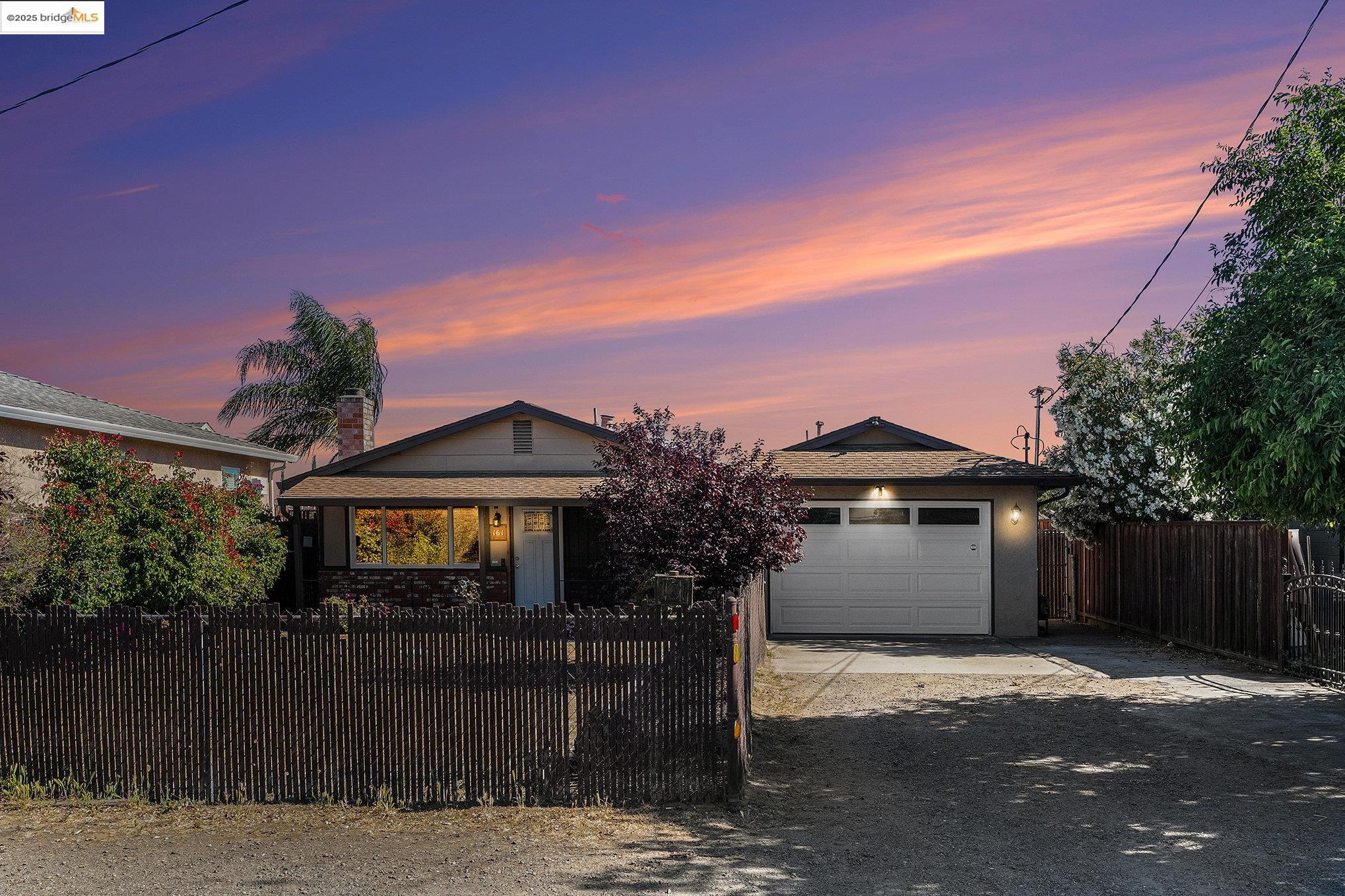 Detail Gallery Image 2 of 34 For 161 E Sims Rd, Brentwood,  CA 94513 - 3 Beds | 2 Baths