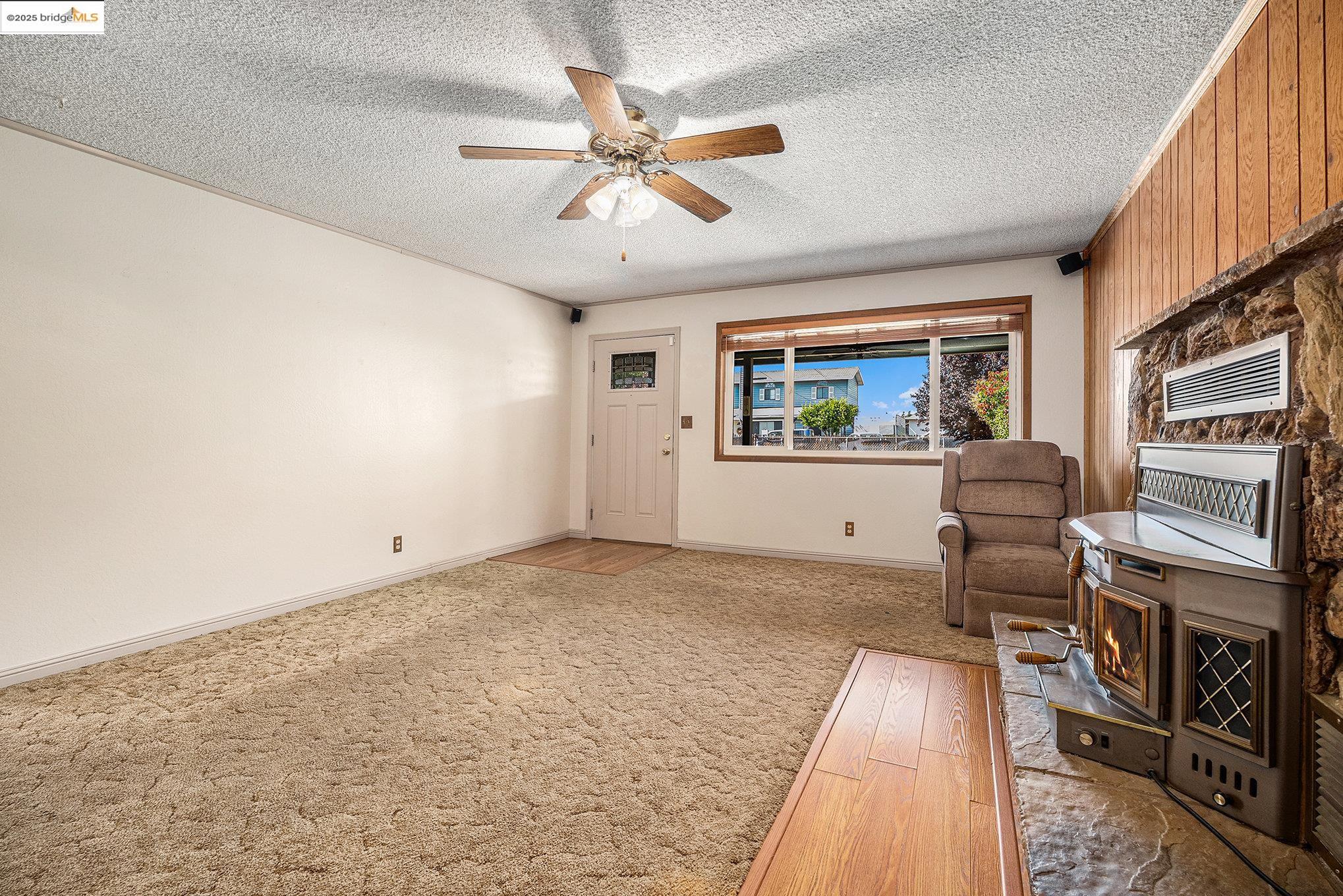 Detail Gallery Image 5 of 34 For 161 E Sims Rd, Brentwood,  CA 94513 - 3 Beds | 2 Baths