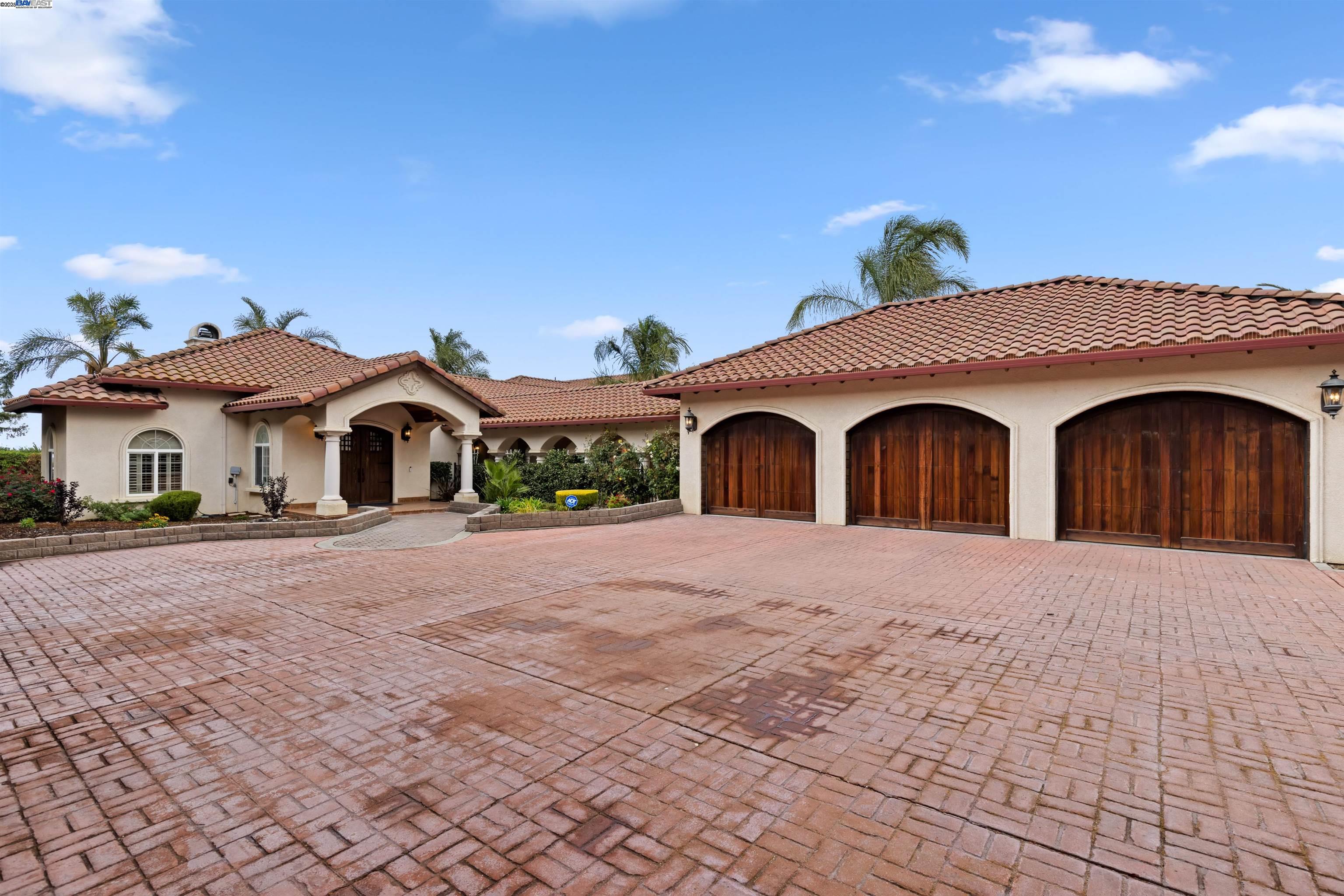 4224 Greenville Rd, Livermore, California 94550, 4 Bedrooms Bedrooms, 10 Rooms Rooms,2 BathroomsBathrooms,Residential,For Sale,4224 Greenville Rd,41098691