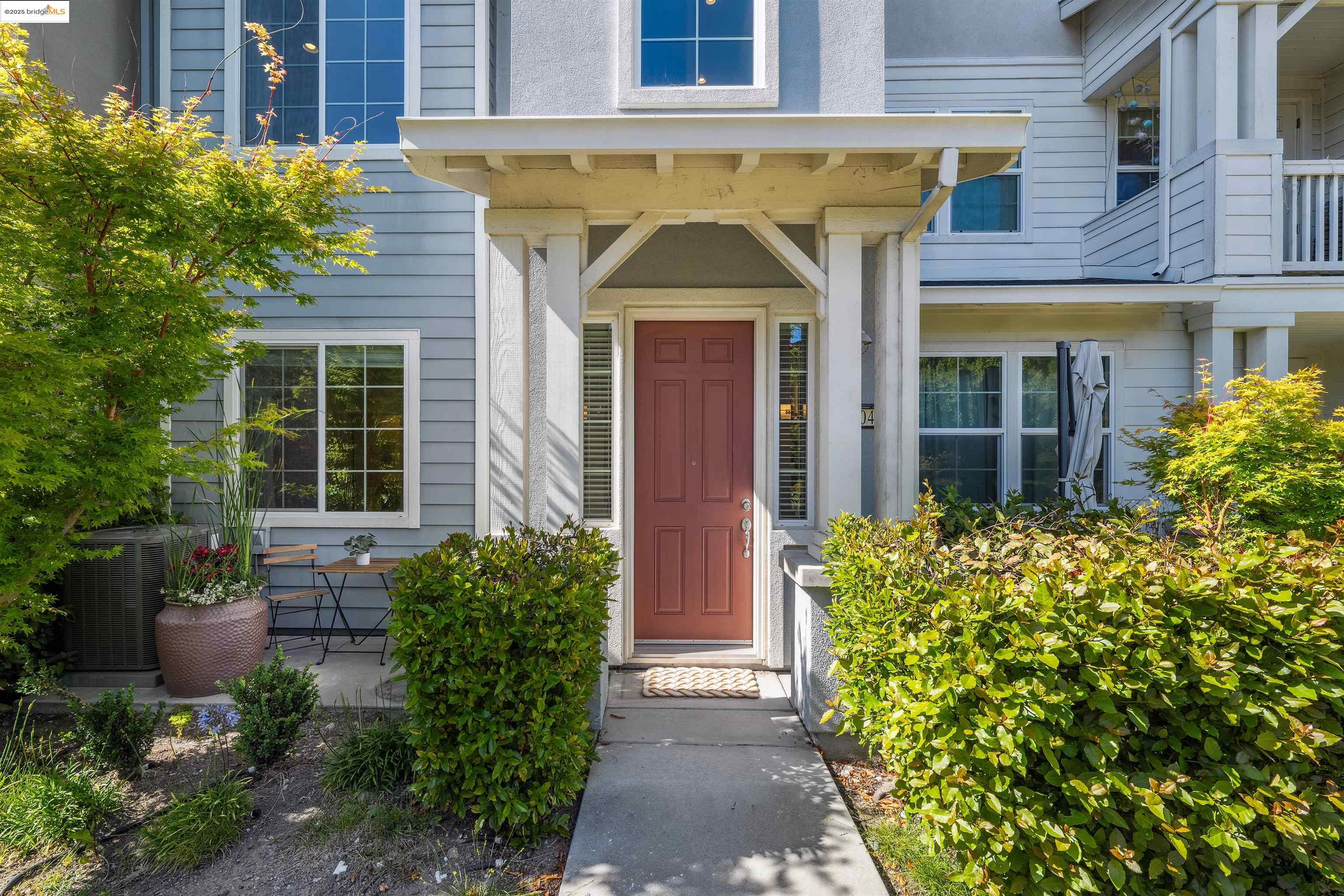Detail Gallery Image 2 of 60 For 1004 Maritime Way, Richmond,  CA 94804 - 3 Beds | 3/1 Baths