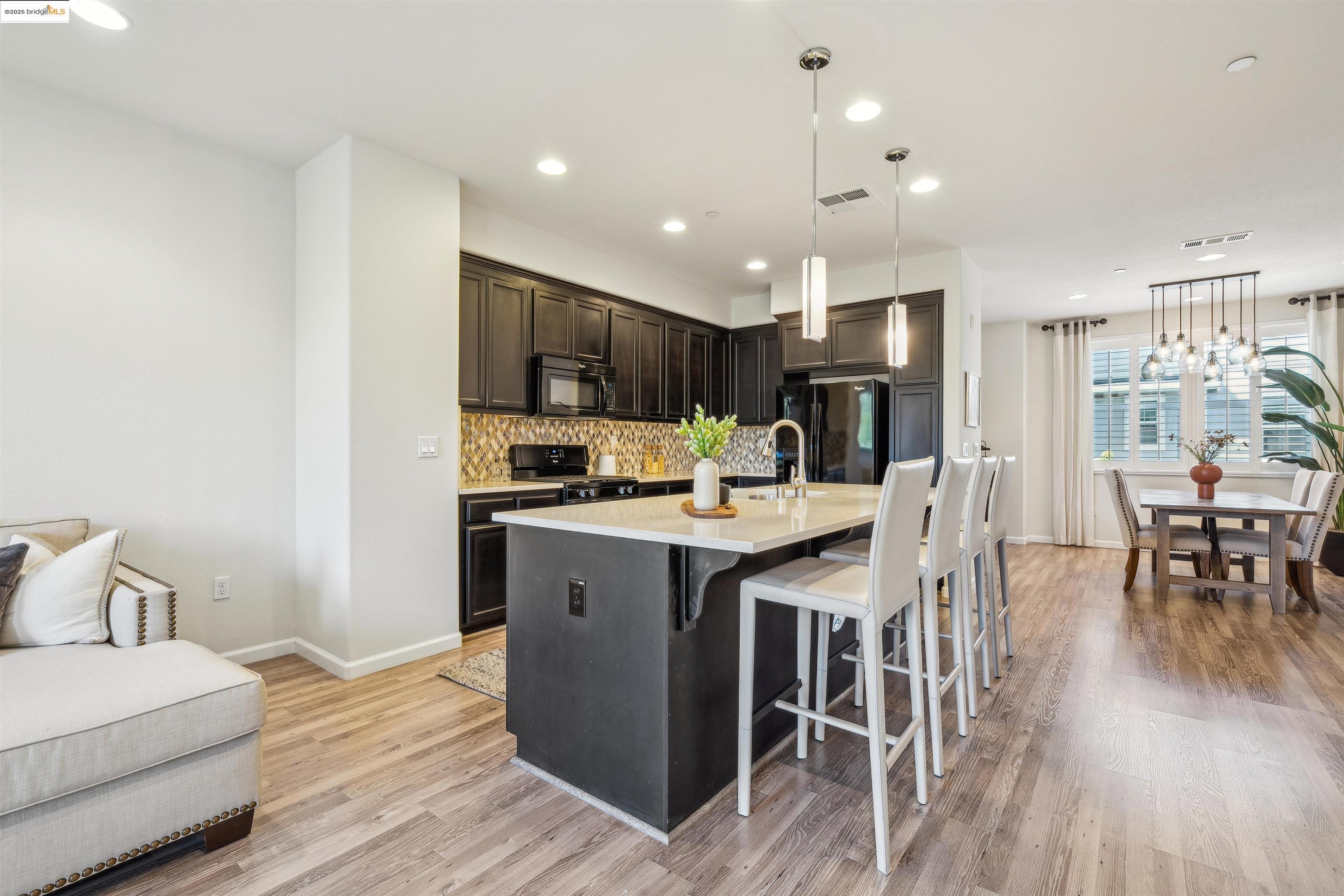Detail Gallery Image 23 of 60 For 1004 Maritime Way, Richmond,  CA 94804 - 3 Beds | 3/1 Baths