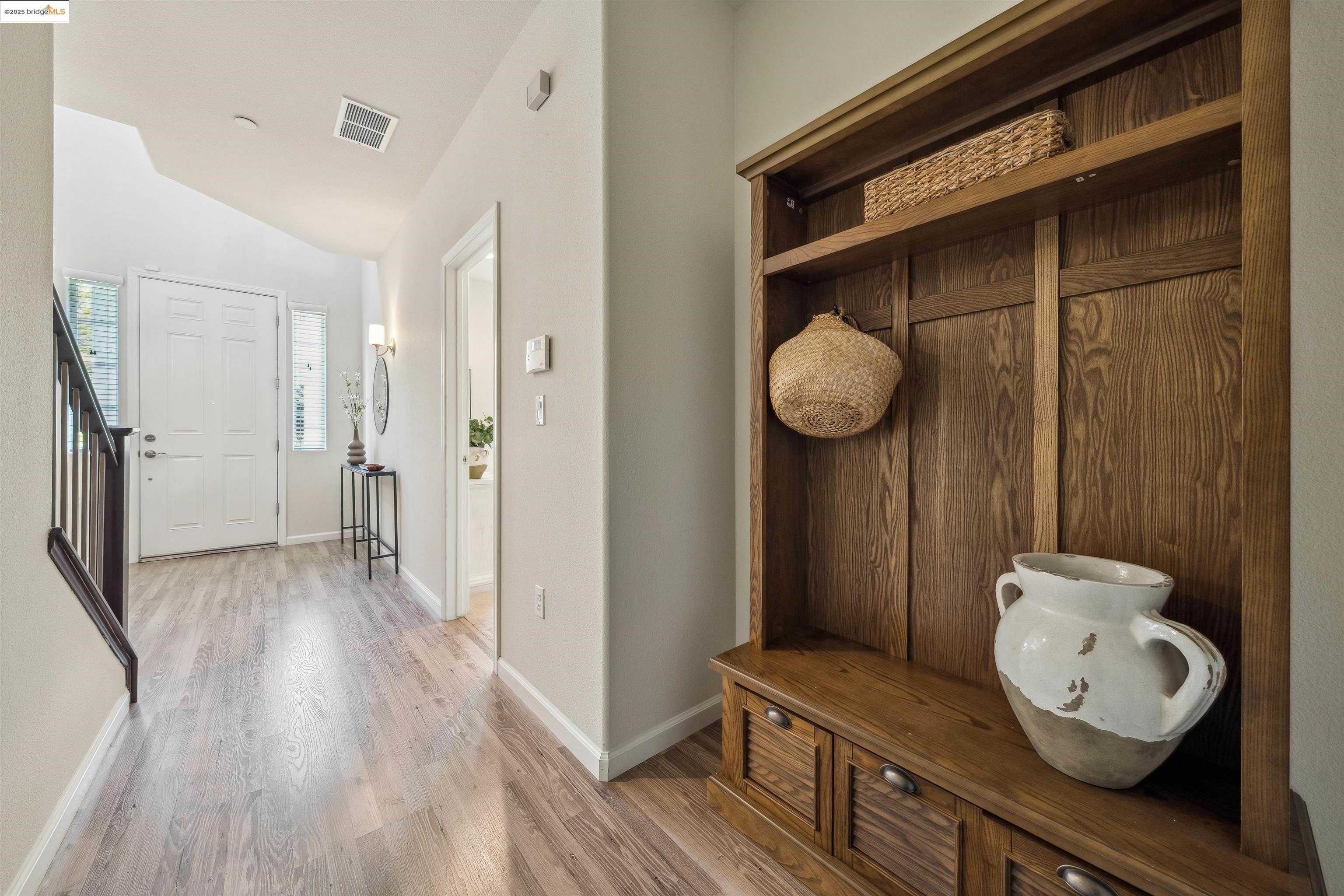 Detail Gallery Image 4 of 60 For 1004 Maritime Way, Richmond,  CA 94804 - 3 Beds | 3/1 Baths