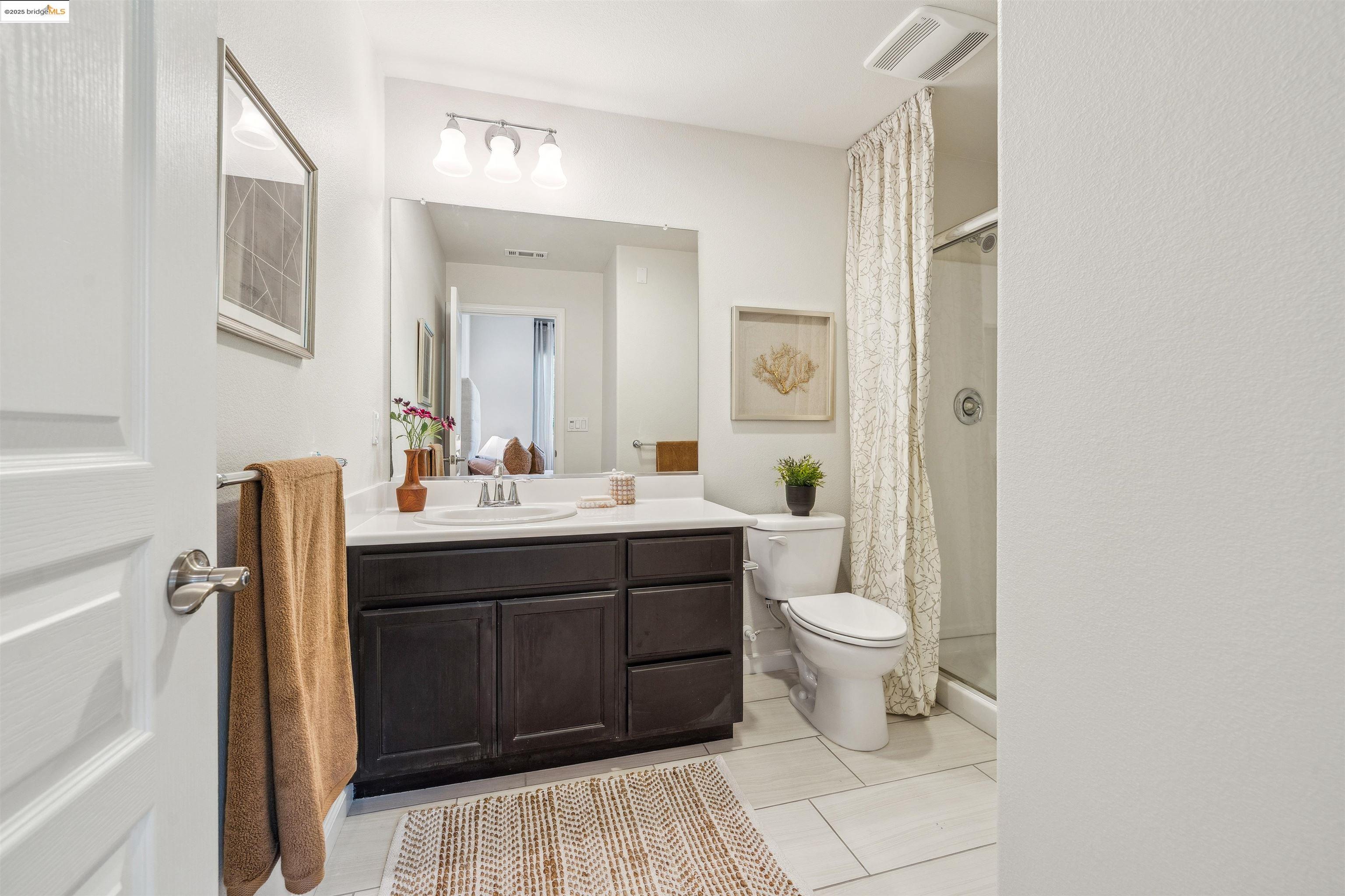 Detail Gallery Image 10 of 60 For 1004 Maritime Way, Richmond,  CA 94804 - 3 Beds | 3/1 Baths