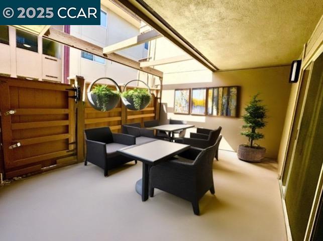 Detail Gallery Image 4 of 42 For 1305 Webster St #C102,  Alameda,  CA 94501 - 1 Beds | 1 Baths