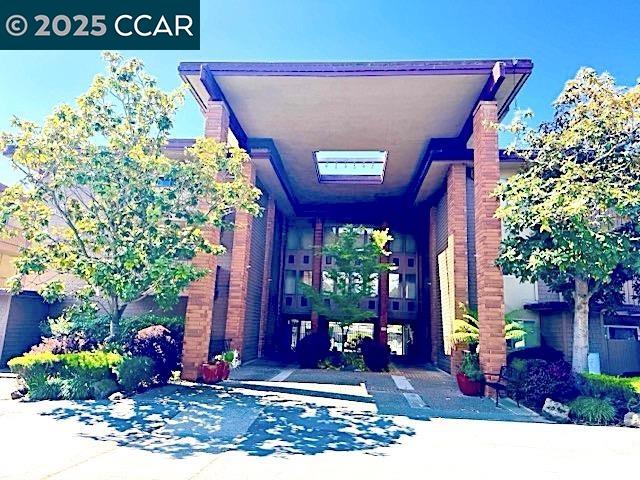 Detail Gallery Image 33 of 42 For 1305 Webster St #C102,  Alameda,  CA 94501 - 1 Beds | 1 Baths