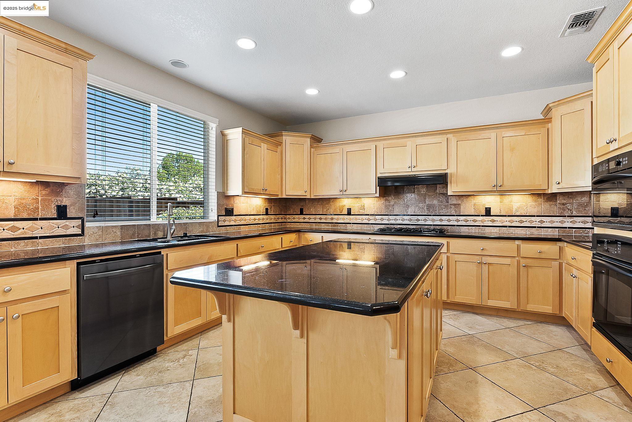 906 Natoma Ct, Discovery Bay, California 94505, 4 Bedrooms Bedrooms, 12 Rooms Rooms,4 BathroomsBathrooms,Residential,For Sale,906 Natoma Ct,41098697