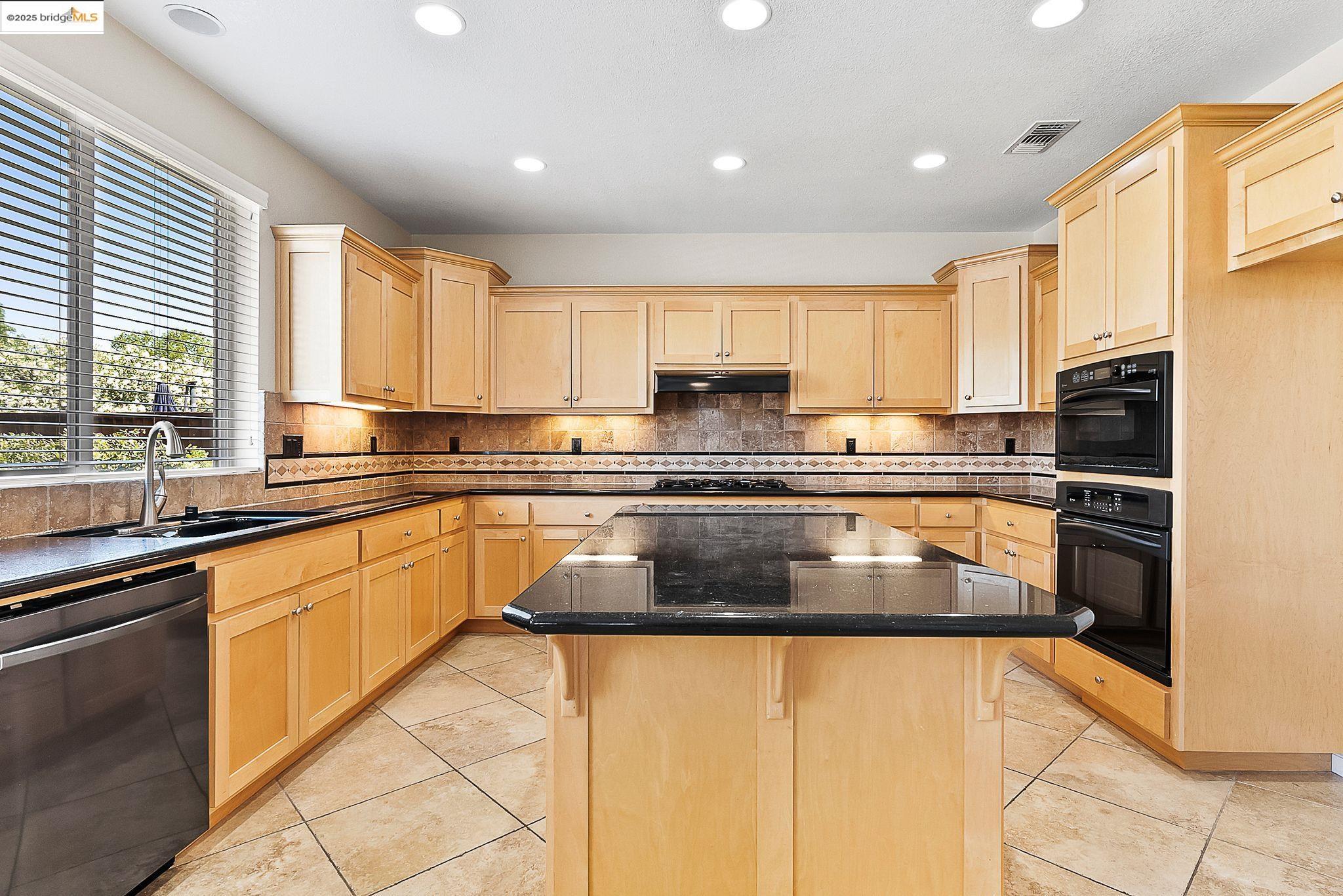 906 Natoma Ct, Discovery Bay, California 94505, 4 Bedrooms Bedrooms, 12 Rooms Rooms,4 BathroomsBathrooms,Residential,For Sale,906 Natoma Ct,41098697