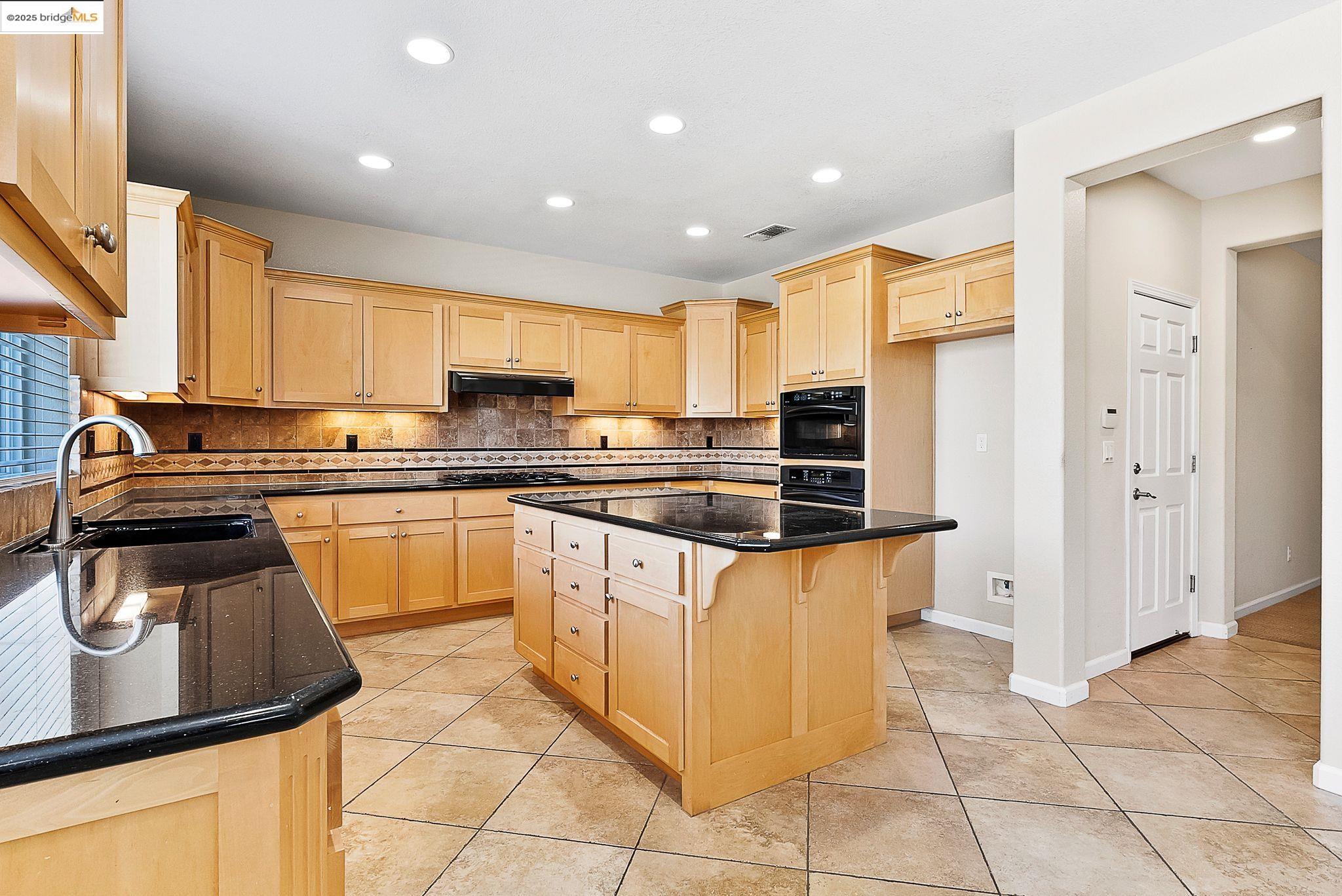 906 Natoma Ct, Discovery Bay, California 94505, 4 Bedrooms Bedrooms, 12 Rooms Rooms,4 BathroomsBathrooms,Residential,For Sale,906 Natoma Ct,41098697