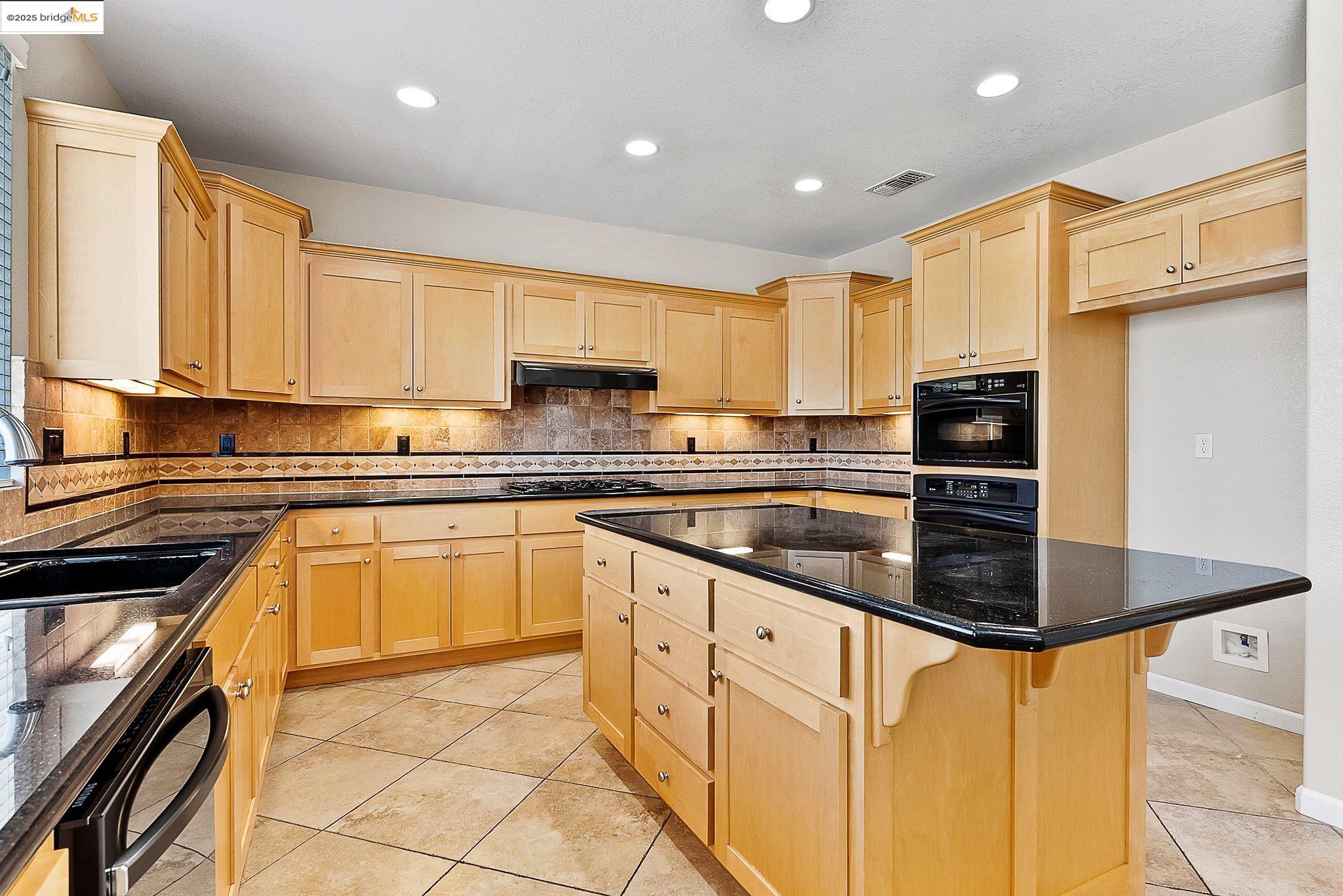 906 Natoma Ct, Discovery Bay, California 94505, 4 Bedrooms Bedrooms, 12 Rooms Rooms,4 BathroomsBathrooms,Residential,For Sale,906 Natoma Ct,41098697