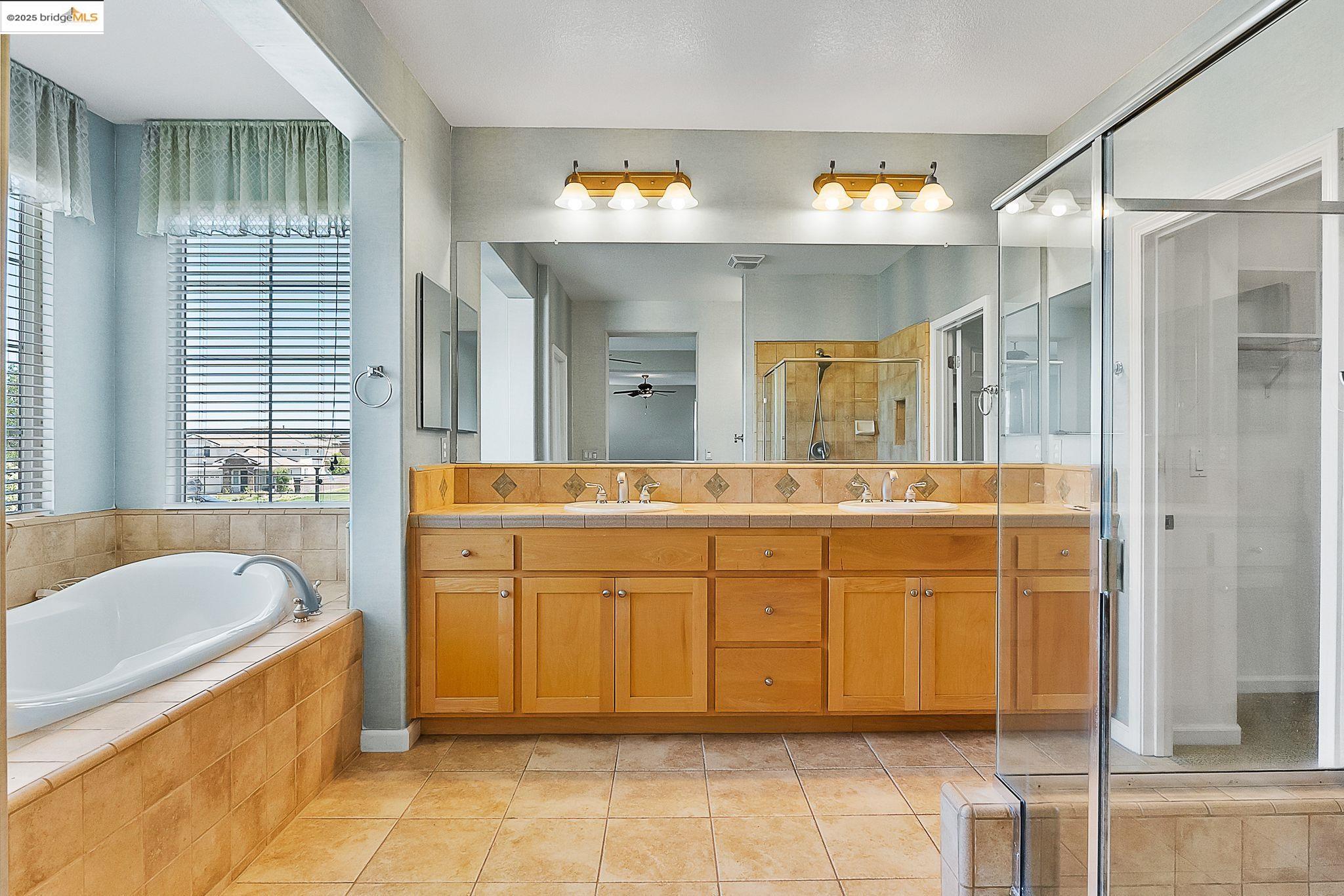 906 Natoma Ct, Discovery Bay, California 94505, 4 Bedrooms Bedrooms, 12 Rooms Rooms,4 BathroomsBathrooms,Residential,For Sale,906 Natoma Ct,41098697
