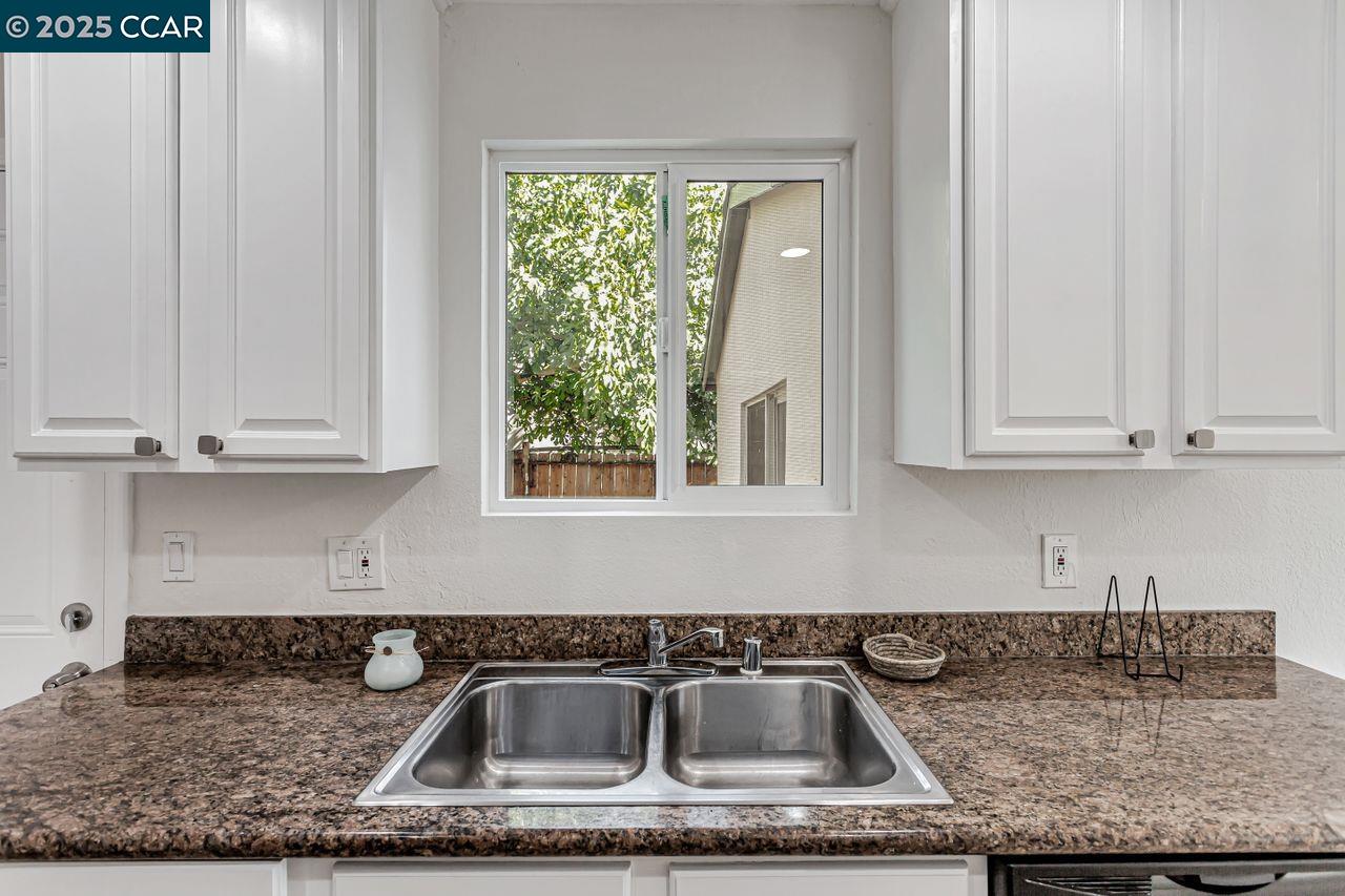Detail Gallery Image 8 of 26 For 168 Simonton St, Vallejo,  CA 94589 - 3 Beds | 2 Baths