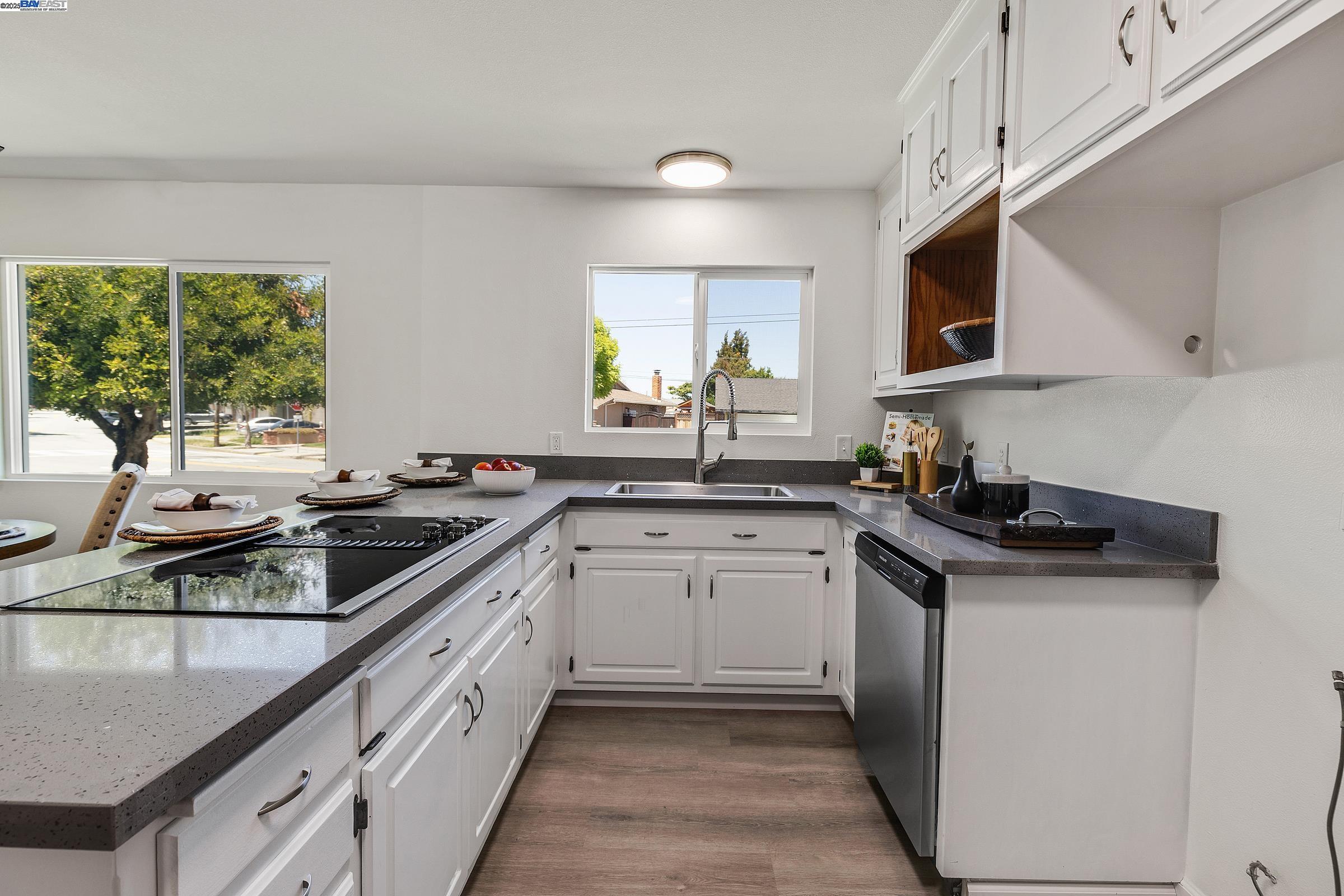Detail Gallery Image 13 of 50 For 4940 Omar St, Fremont,  CA 94538 - 3 Beds | 2 Baths