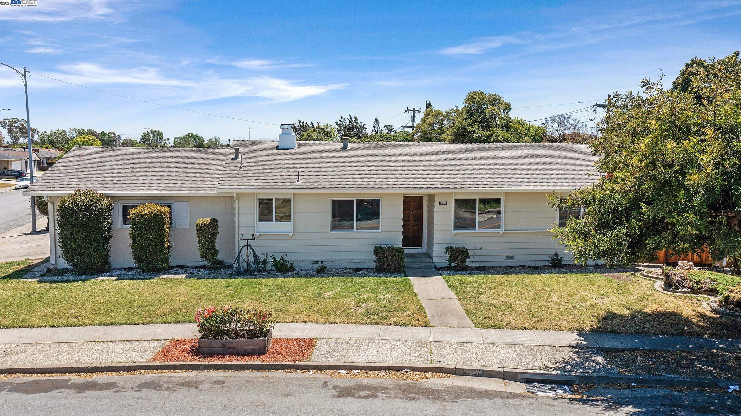 Detail Gallery Image 3 of 50 For 4940 Omar St, Fremont,  CA 94538 - 3 Beds | 2 Baths