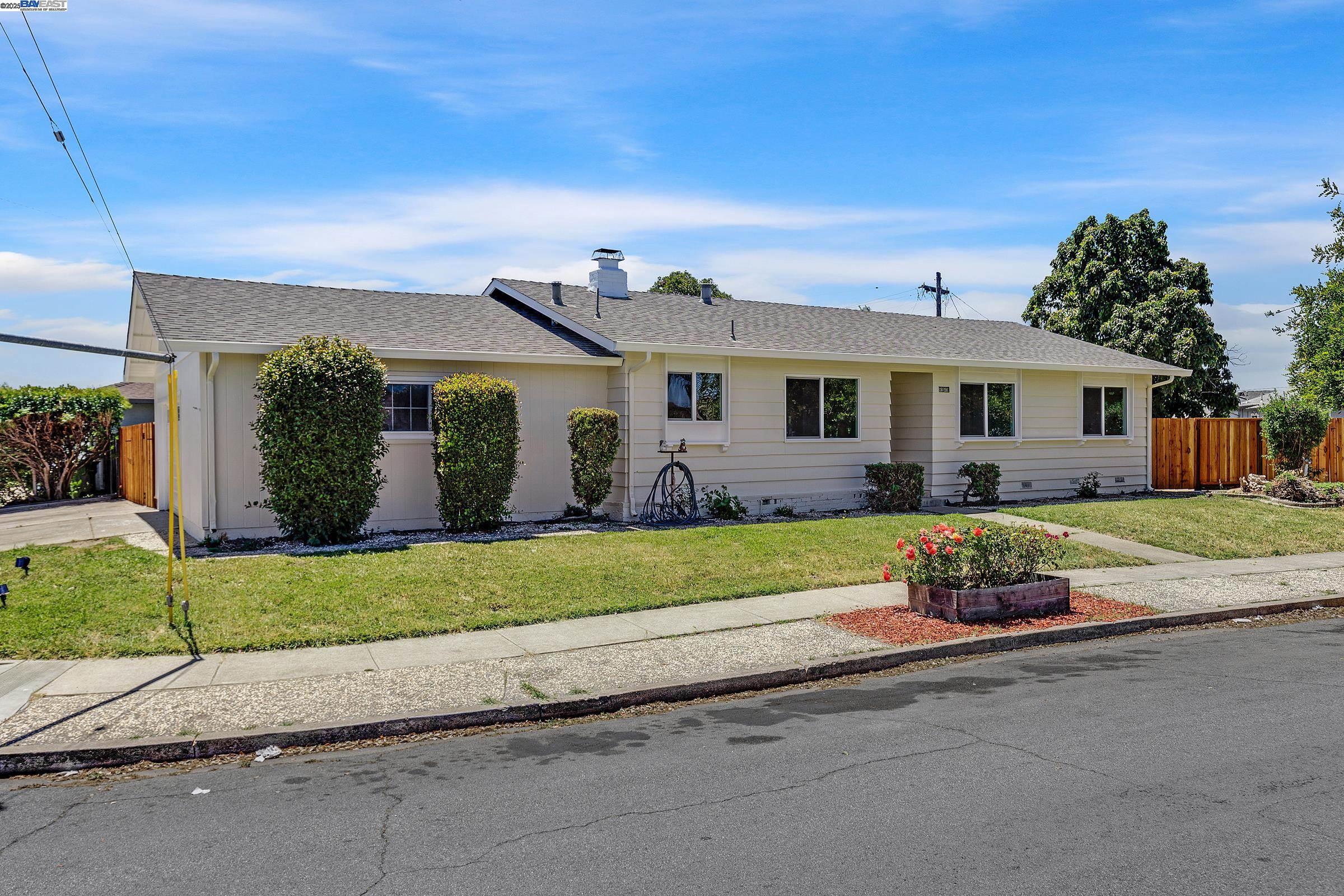 Detail Gallery Image 4 of 50 For 4940 Omar St, Fremont,  CA 94538 - 3 Beds | 2 Baths