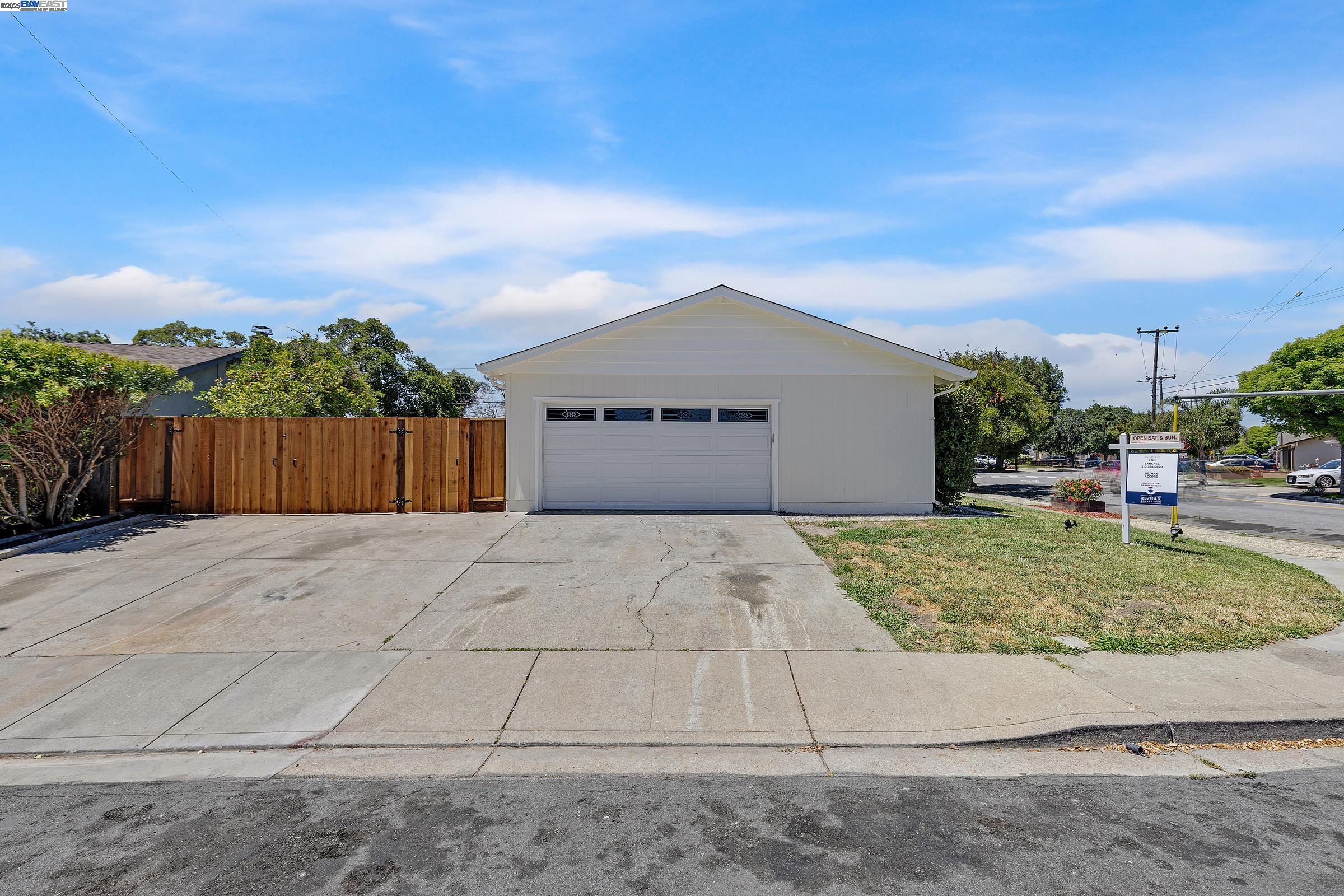 Detail Gallery Image 7 of 50 For 4940 Omar St, Fremont,  CA 94538 - 3 Beds | 2 Baths