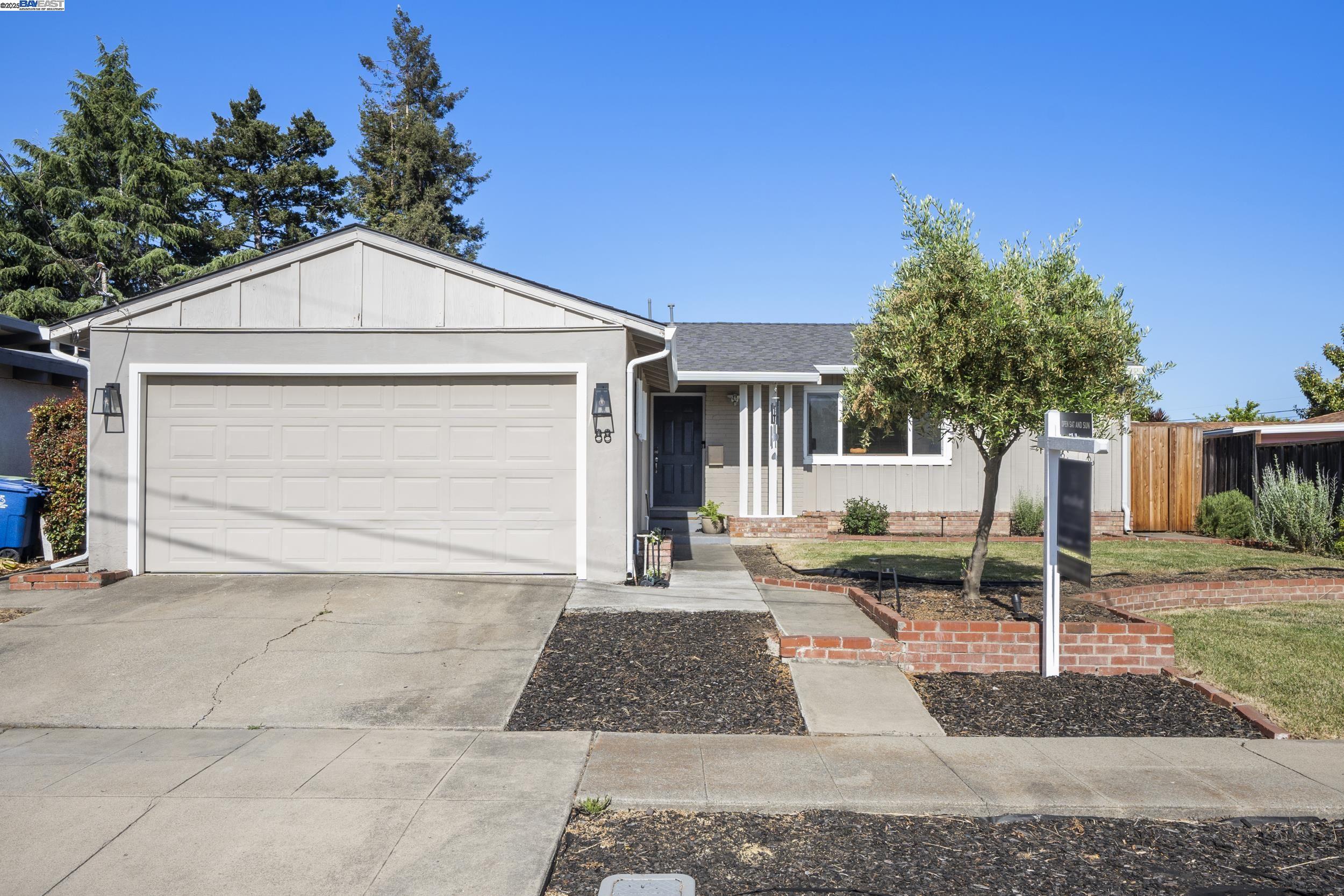 Detail Gallery Image 1 of 1 For 88 Ganton Ct, Hayward,  CA 94544 - 3 Beds | 2 Baths