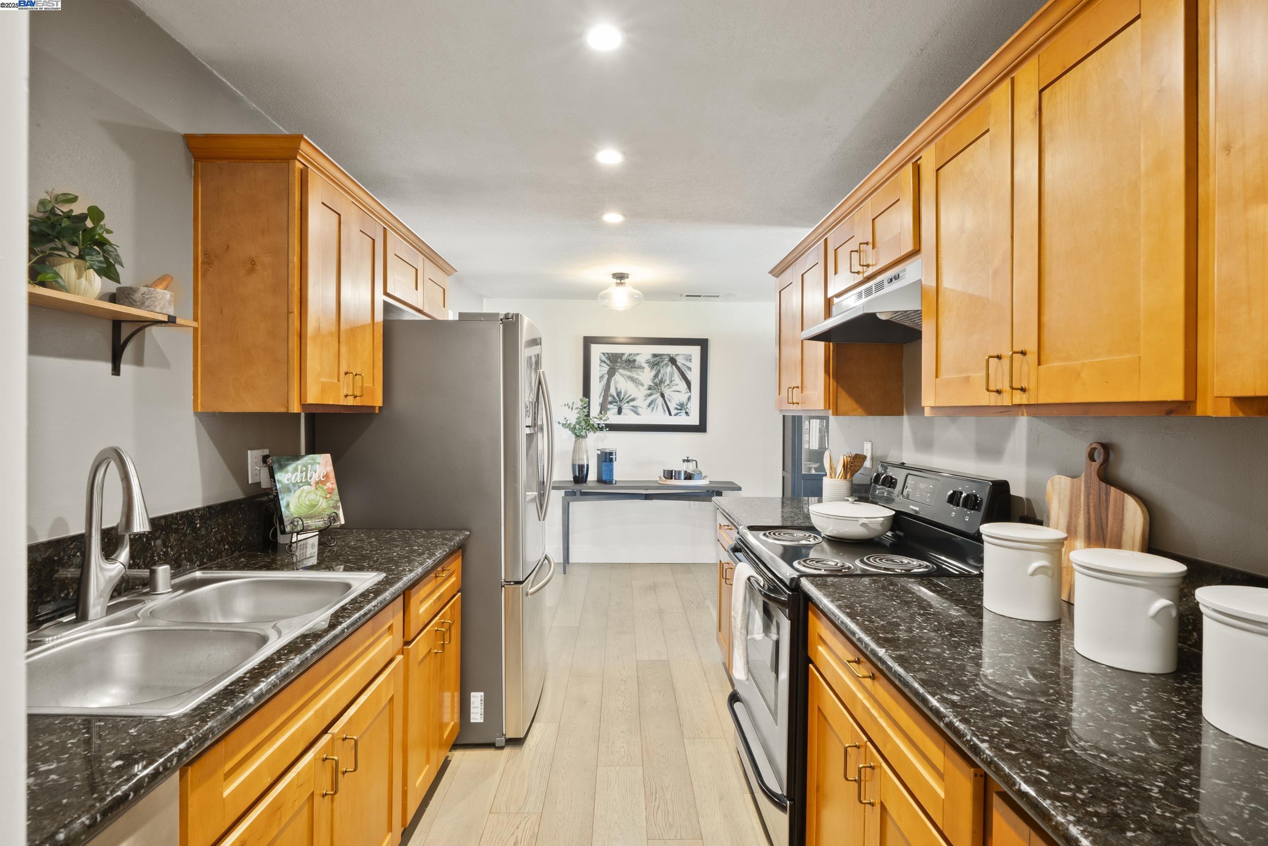 Detail Gallery Image 11 of 26 For 88 Ganton Ct, Hayward,  CA 94544 - 3 Beds | 2 Baths