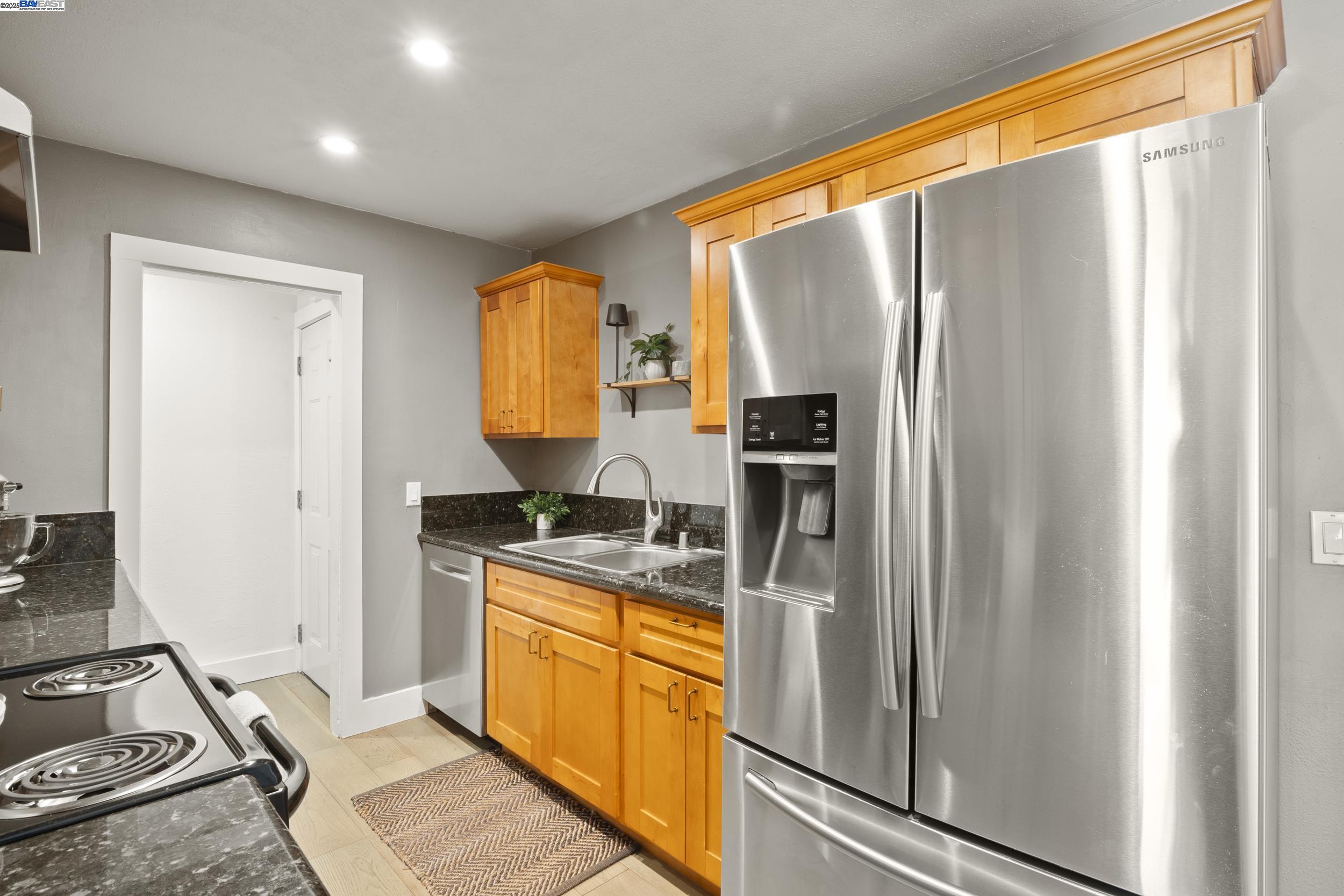 Detail Gallery Image 12 of 26 For 88 Ganton Ct, Hayward,  CA 94544 - 3 Beds | 2 Baths
