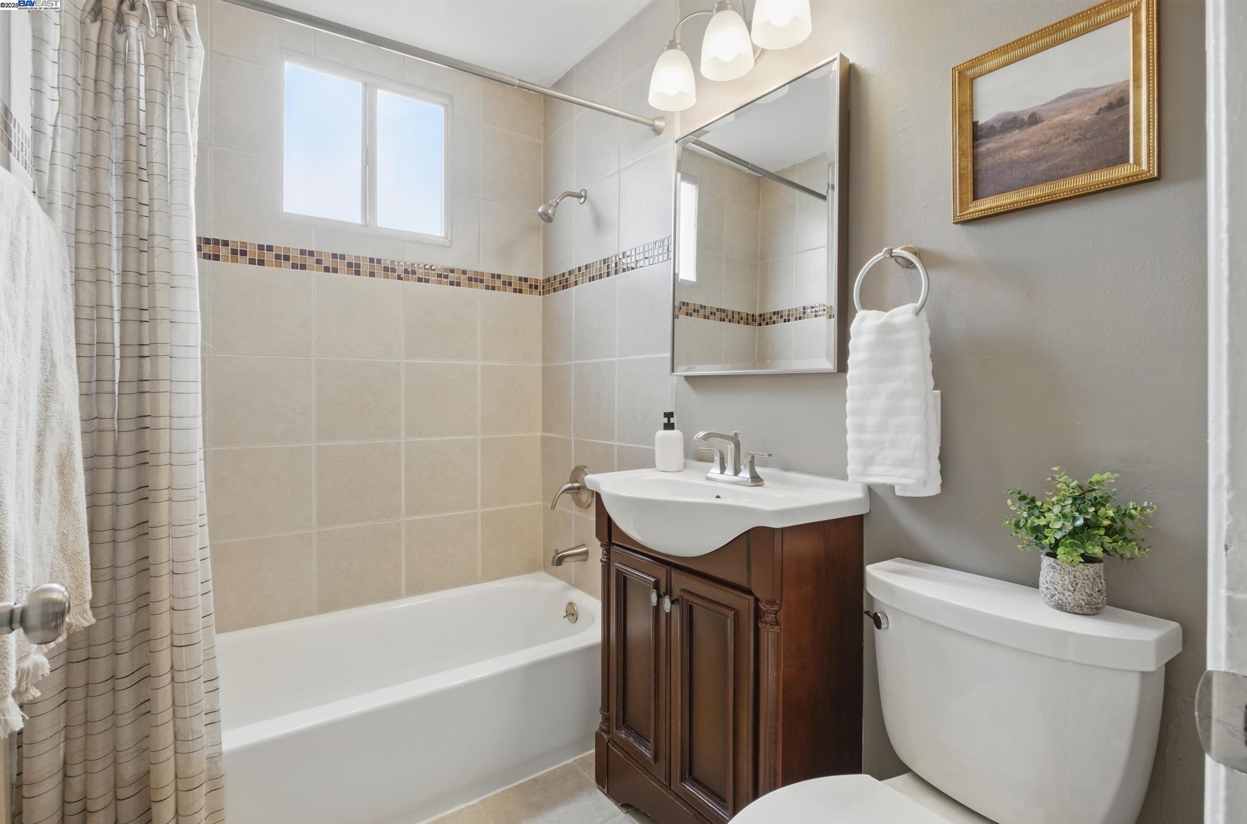 Detail Gallery Image 21 of 26 For 88 Ganton Ct, Hayward,  CA 94544 - 3 Beds | 2 Baths