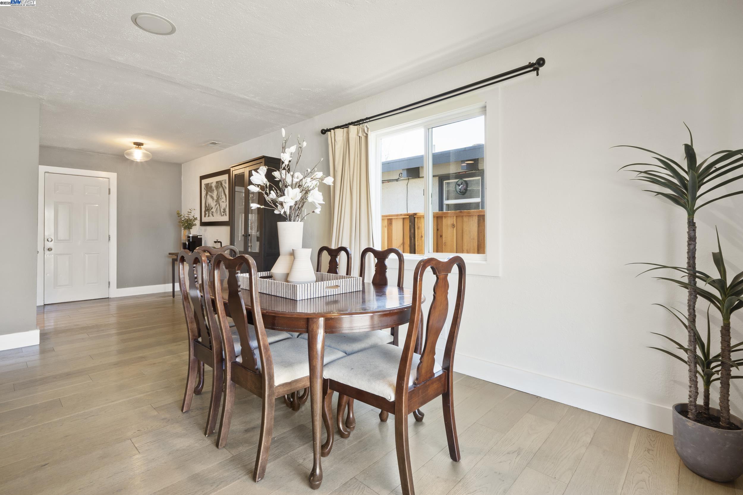 Detail Gallery Image 10 of 26 For 88 Ganton Ct, Hayward,  CA 94544 - 3 Beds | 2 Baths