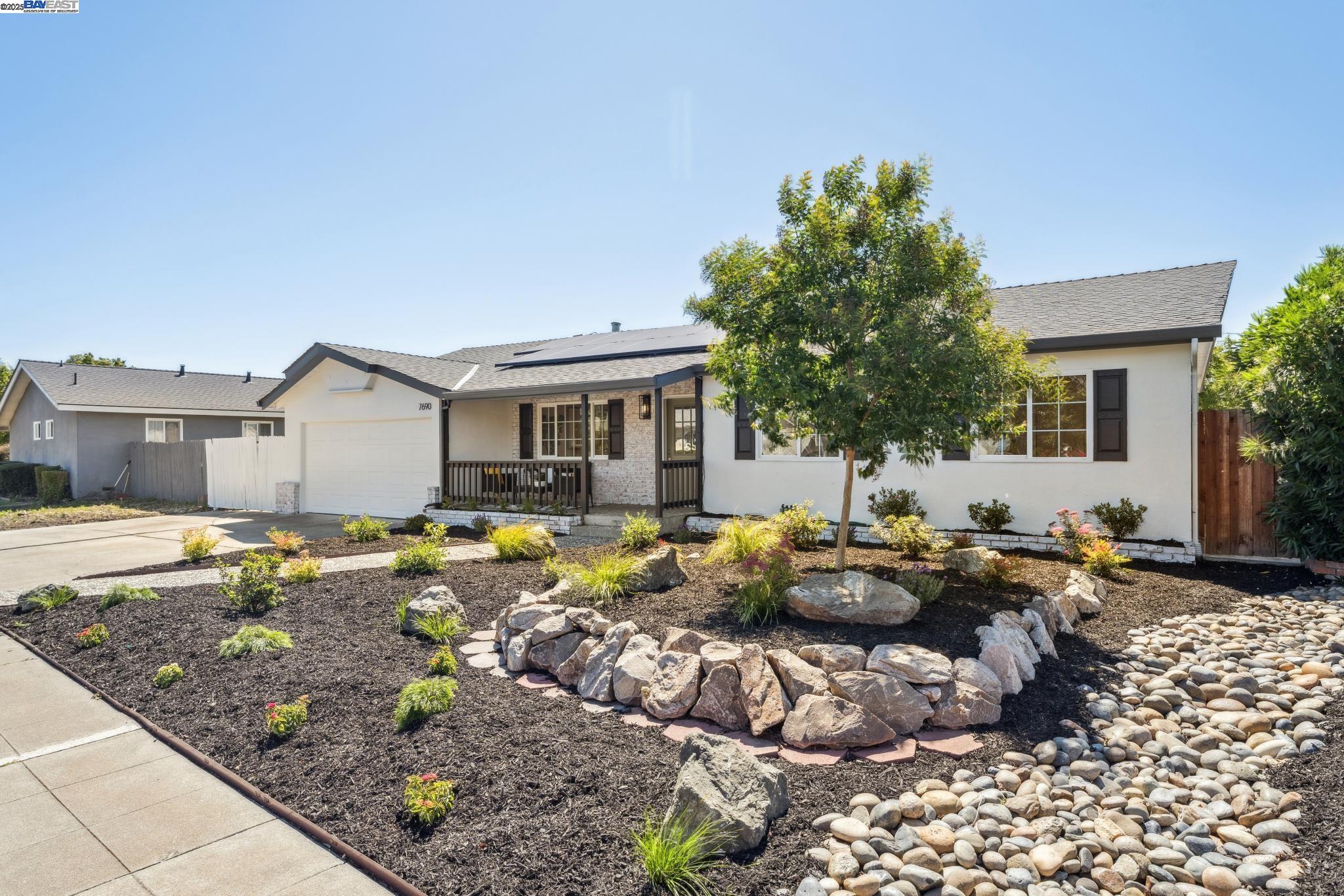 Detail Gallery Image 2 of 44 For 7690 Canterbury Ln, Dublin,  CA 94568 - 3 Beds | 2 Baths