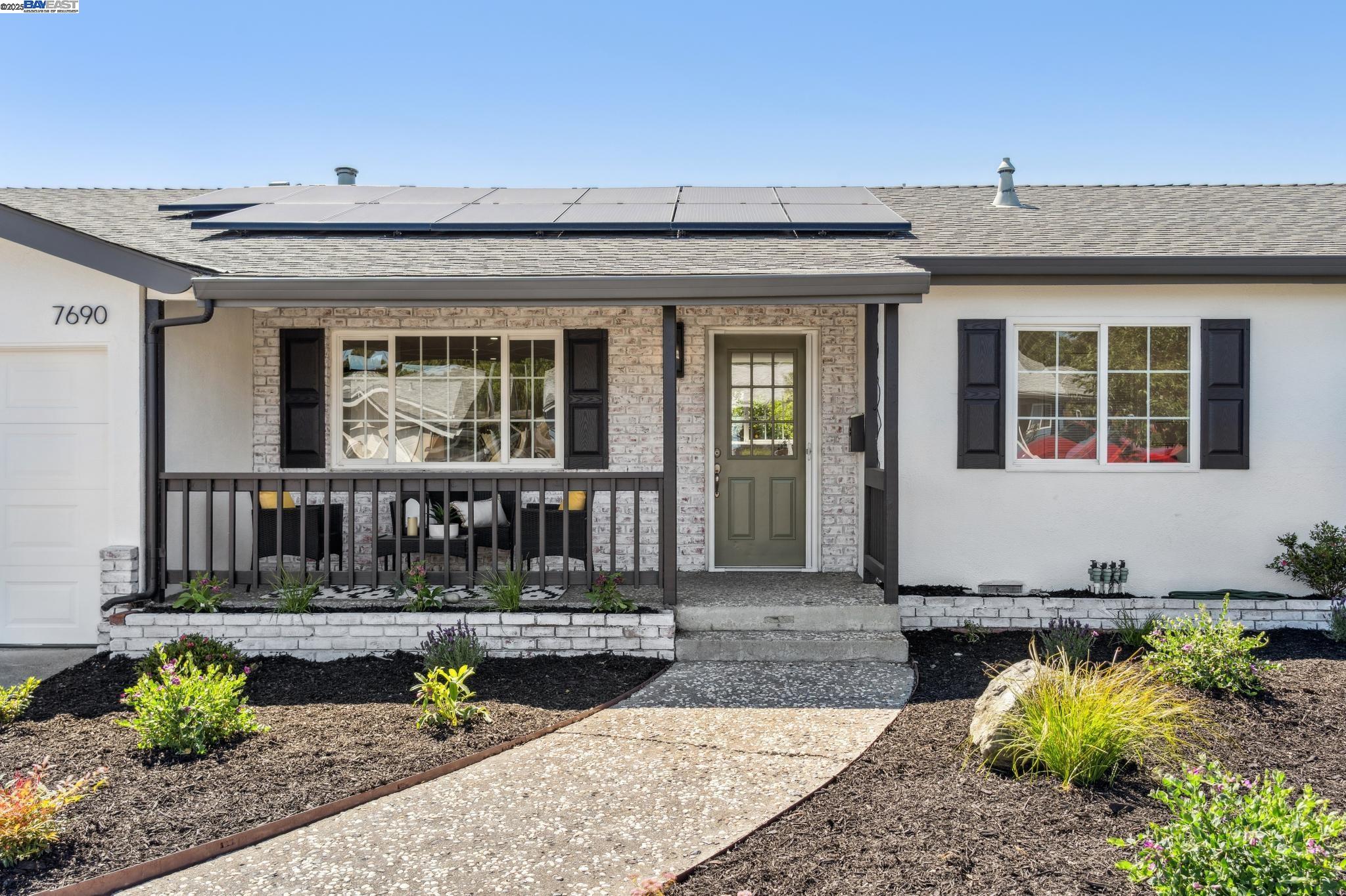 Detail Gallery Image 3 of 44 For 7690 Canterbury Ln, Dublin,  CA 94568 - 3 Beds | 2 Baths