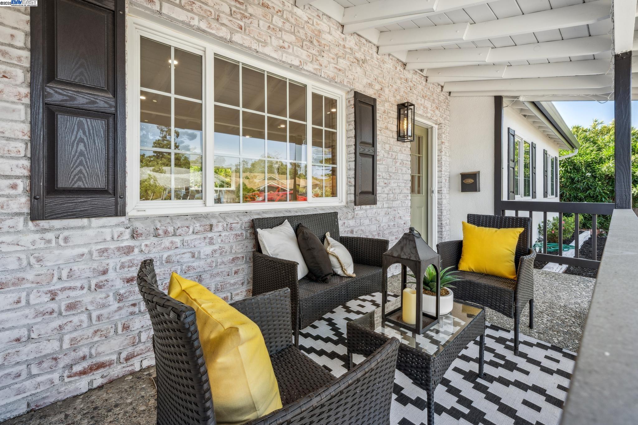 Detail Gallery Image 4 of 44 For 7690 Canterbury Ln, Dublin,  CA 94568 - 3 Beds | 2 Baths