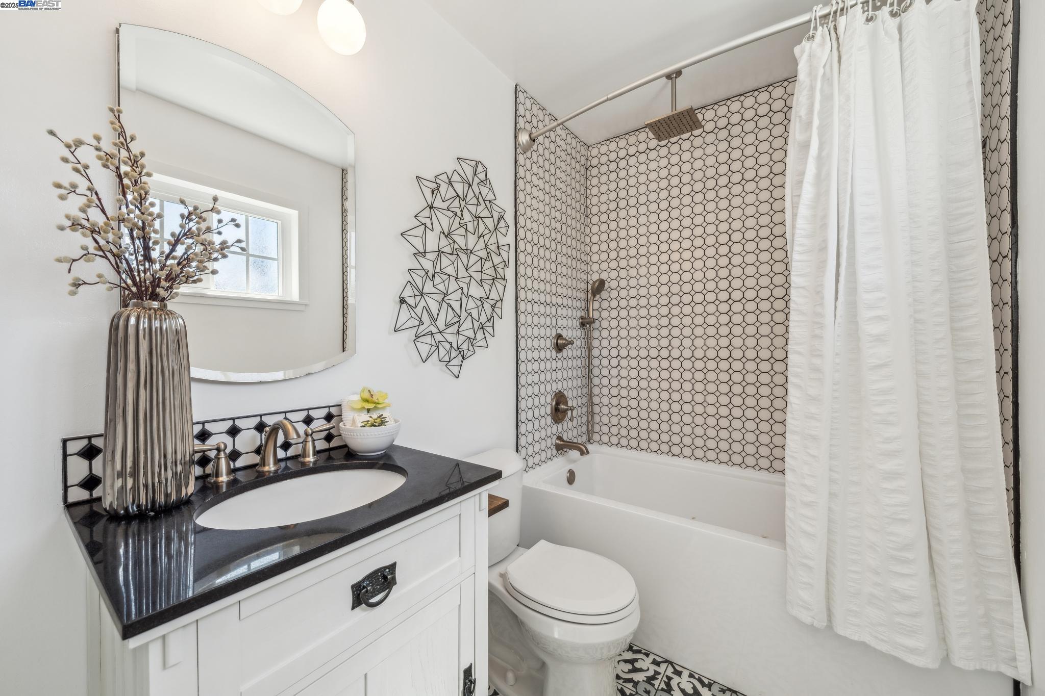 Detail Gallery Image 31 of 44 For 7690 Canterbury Ln, Dublin,  CA 94568 - 3 Beds | 2 Baths