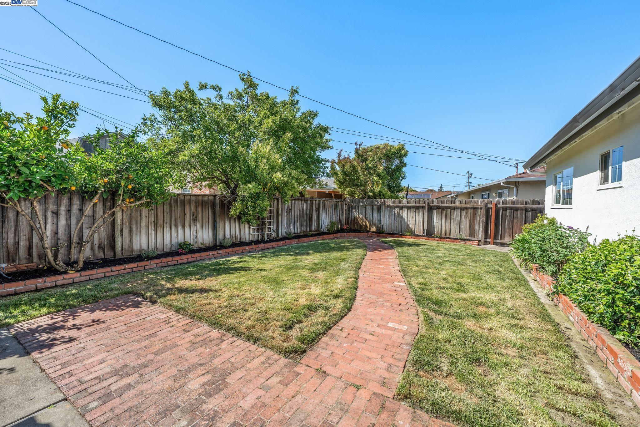 Detail Gallery Image 38 of 44 For 7690 Canterbury Ln, Dublin,  CA 94568 - 3 Beds | 2 Baths