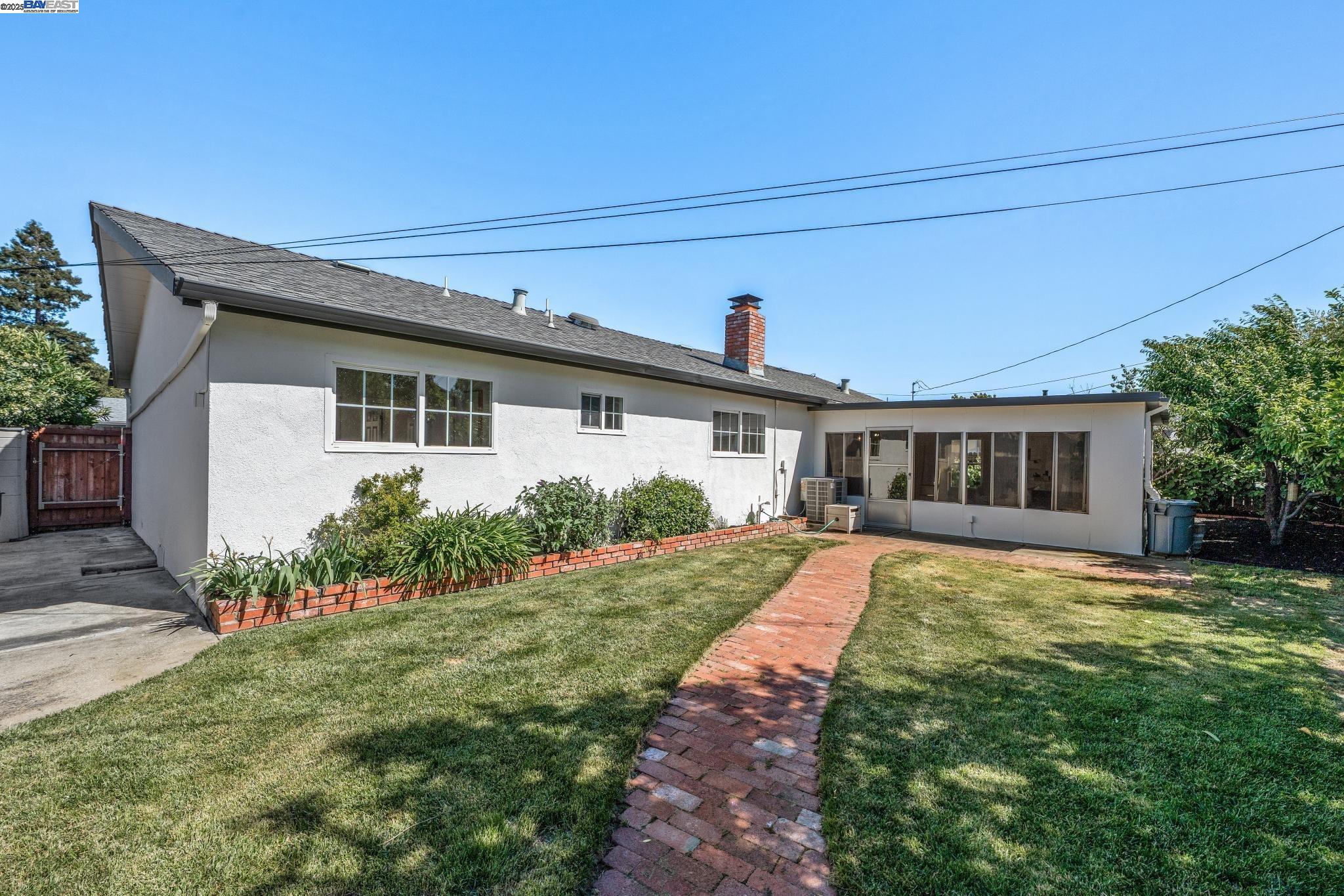 Detail Gallery Image 39 of 44 For 7690 Canterbury Ln, Dublin,  CA 94568 - 3 Beds | 2 Baths