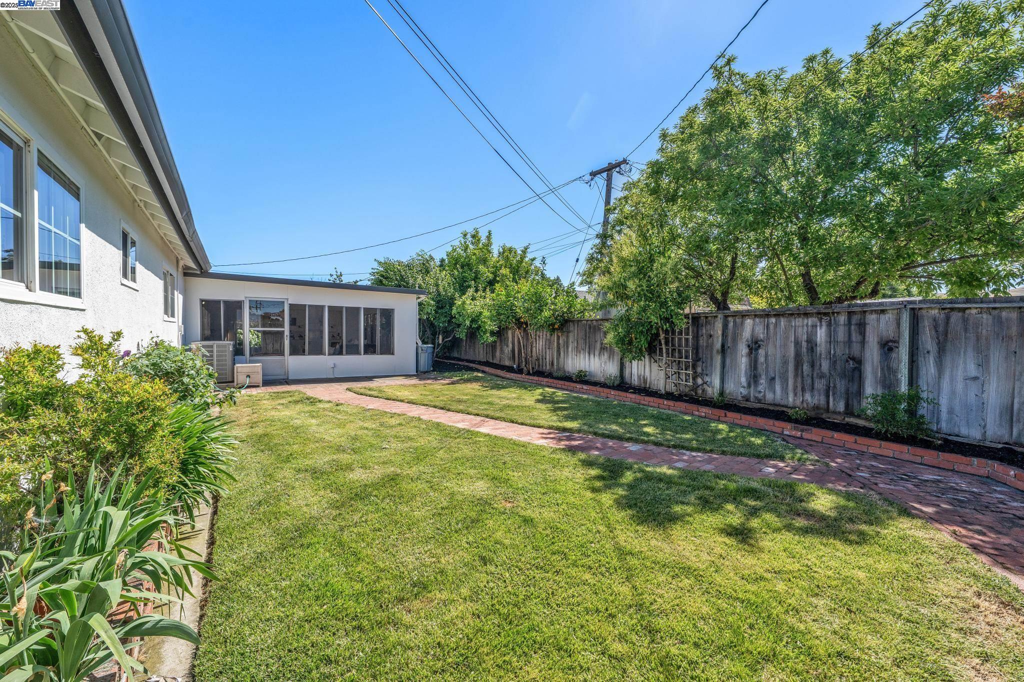 Detail Gallery Image 40 of 44 For 7690 Canterbury Ln, Dublin,  CA 94568 - 3 Beds | 2 Baths