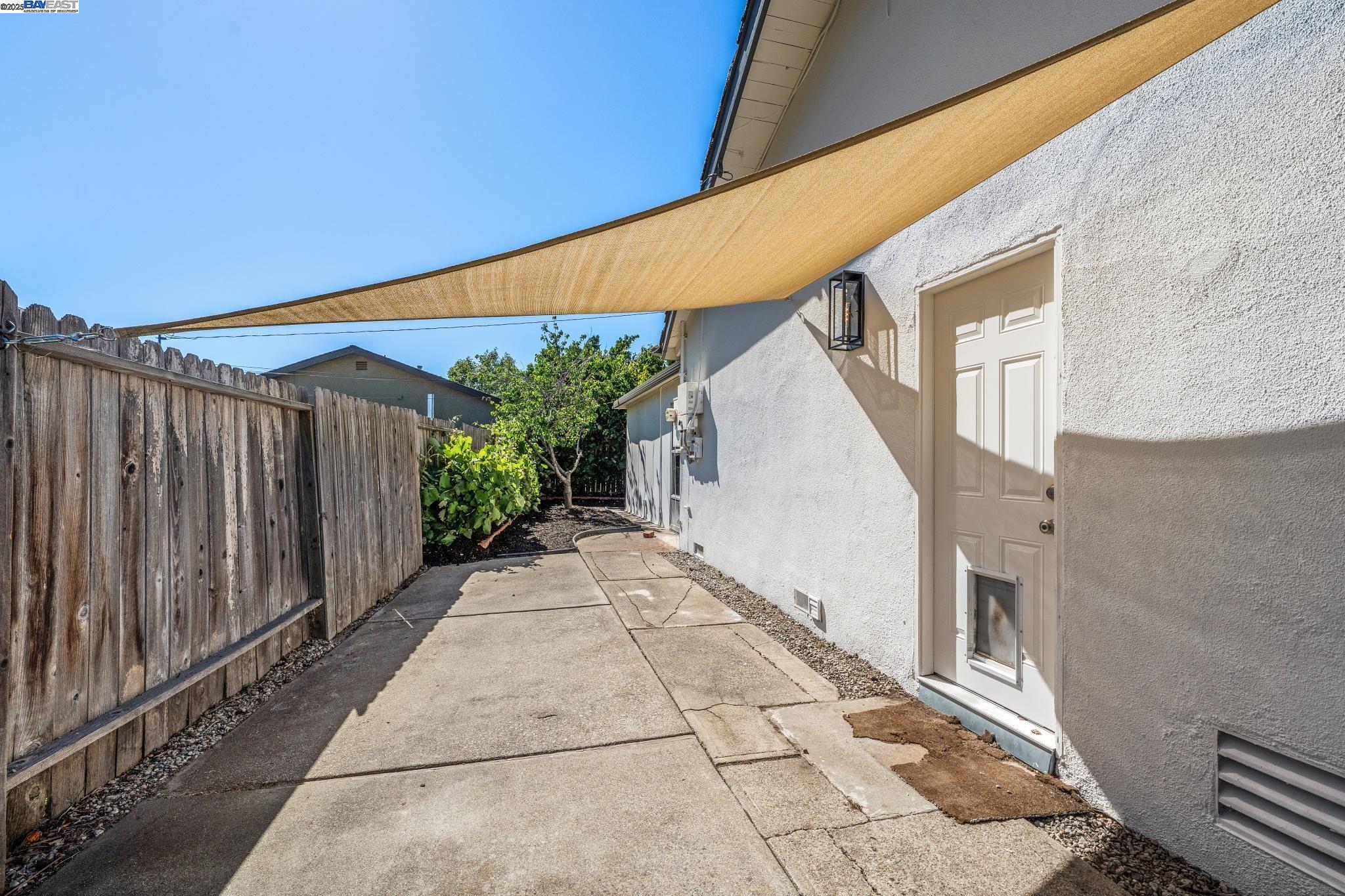 Detail Gallery Image 42 of 44 For 7690 Canterbury Ln, Dublin,  CA 94568 - 3 Beds | 2 Baths
