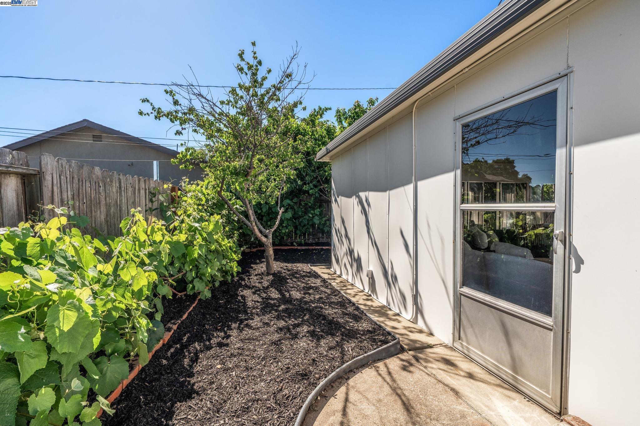 Detail Gallery Image 43 of 44 For 7690 Canterbury Ln, Dublin,  CA 94568 - 3 Beds | 2 Baths
