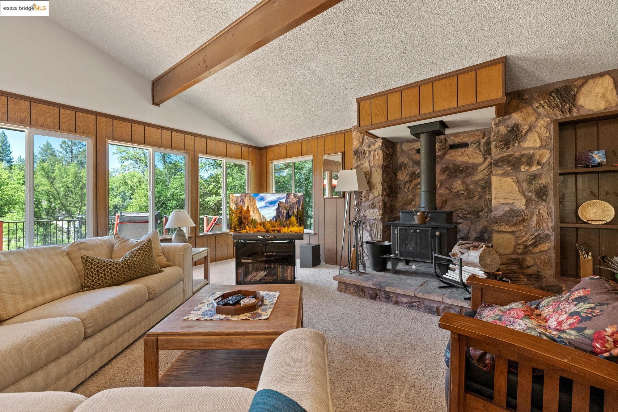 20810 Crescent Way, Groveland, California 95321, 3 Bedrooms Bedrooms, 5 Rooms Rooms,2 BathroomsBathrooms,Residential,For Sale,20810 Crescent Way,41098708