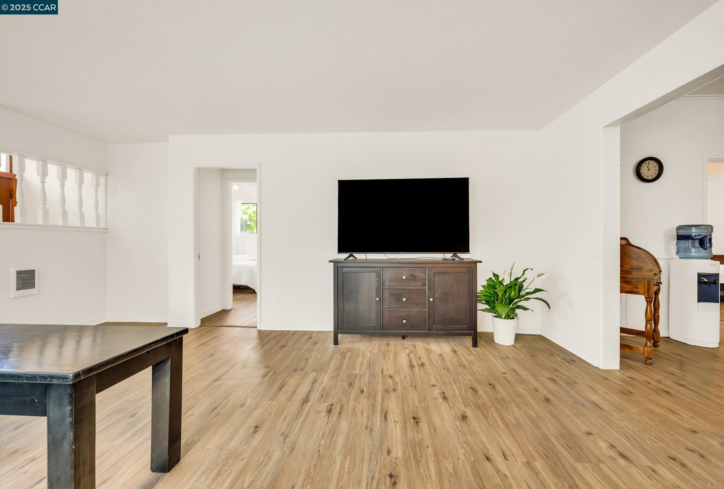 Detail Gallery Image 15 of 47 For 367 Rose Avenue, Pleasanton,  CA 94566 - 3 Beds | 2 Baths