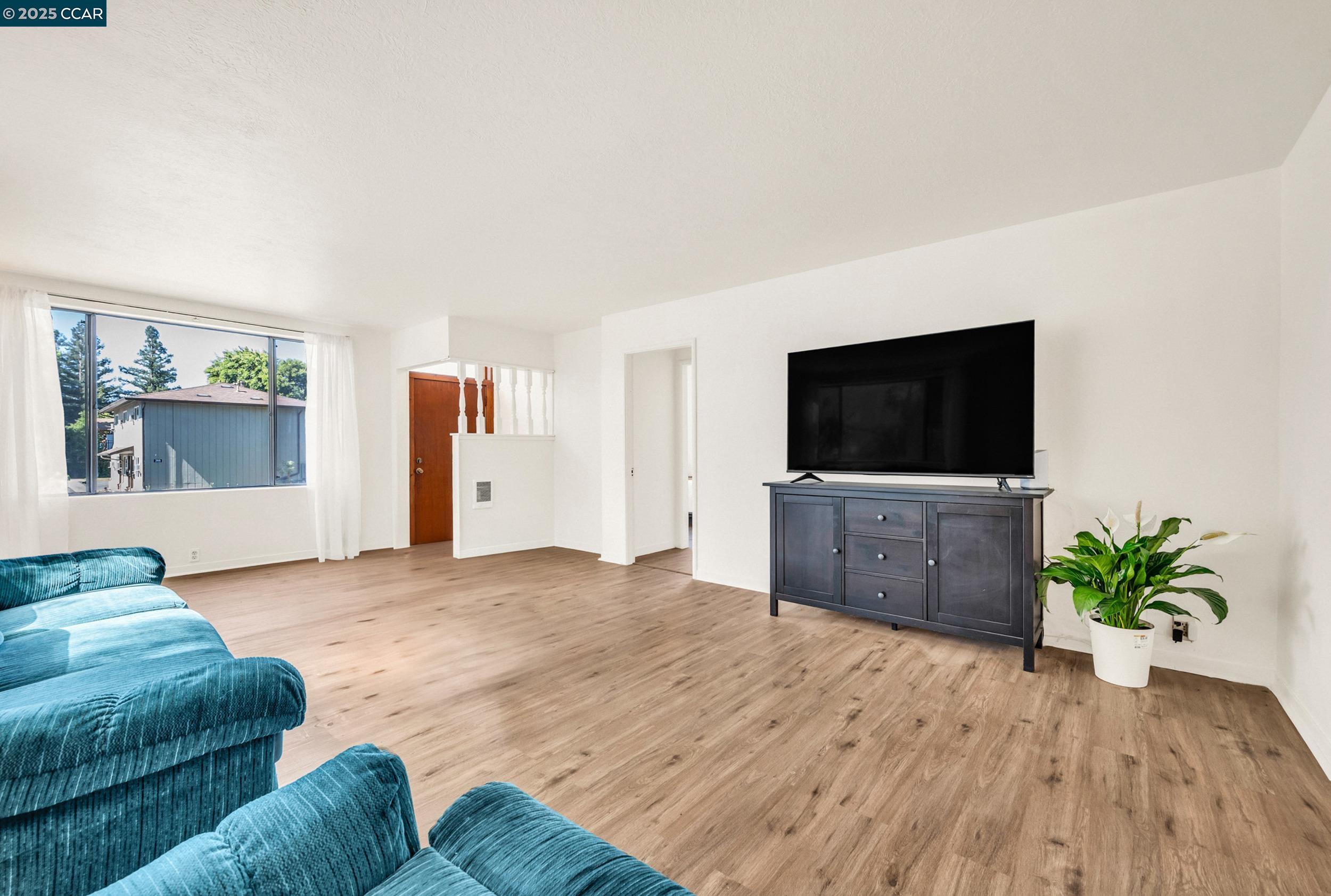 Detail Gallery Image 7 of 47 For 367 Rose Avenue, Pleasanton,  CA 94566 - 3 Beds | 2 Baths