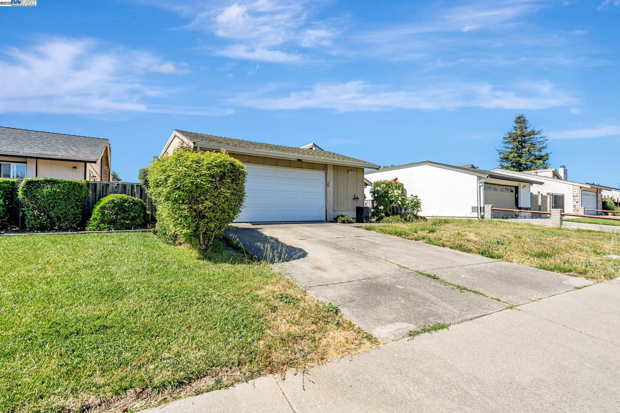 Detail Gallery Image 2 of 40 For 34981 Skylark Dr, Union City,  CA 94587 - 4 Beds | 2 Baths