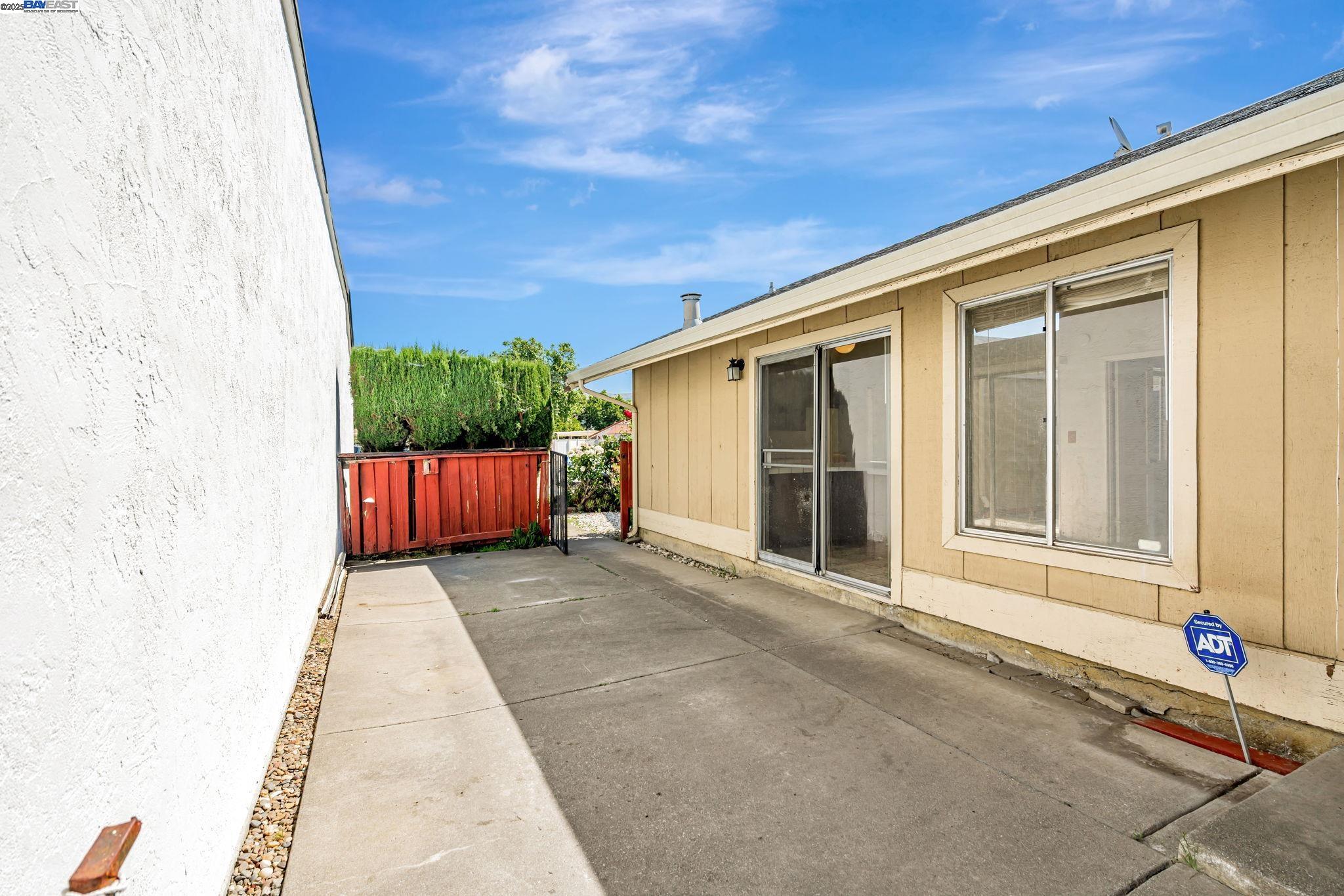 Detail Gallery Image 5 of 40 For 34981 Skylark Dr, Union City,  CA 94587 - 4 Beds | 2 Baths