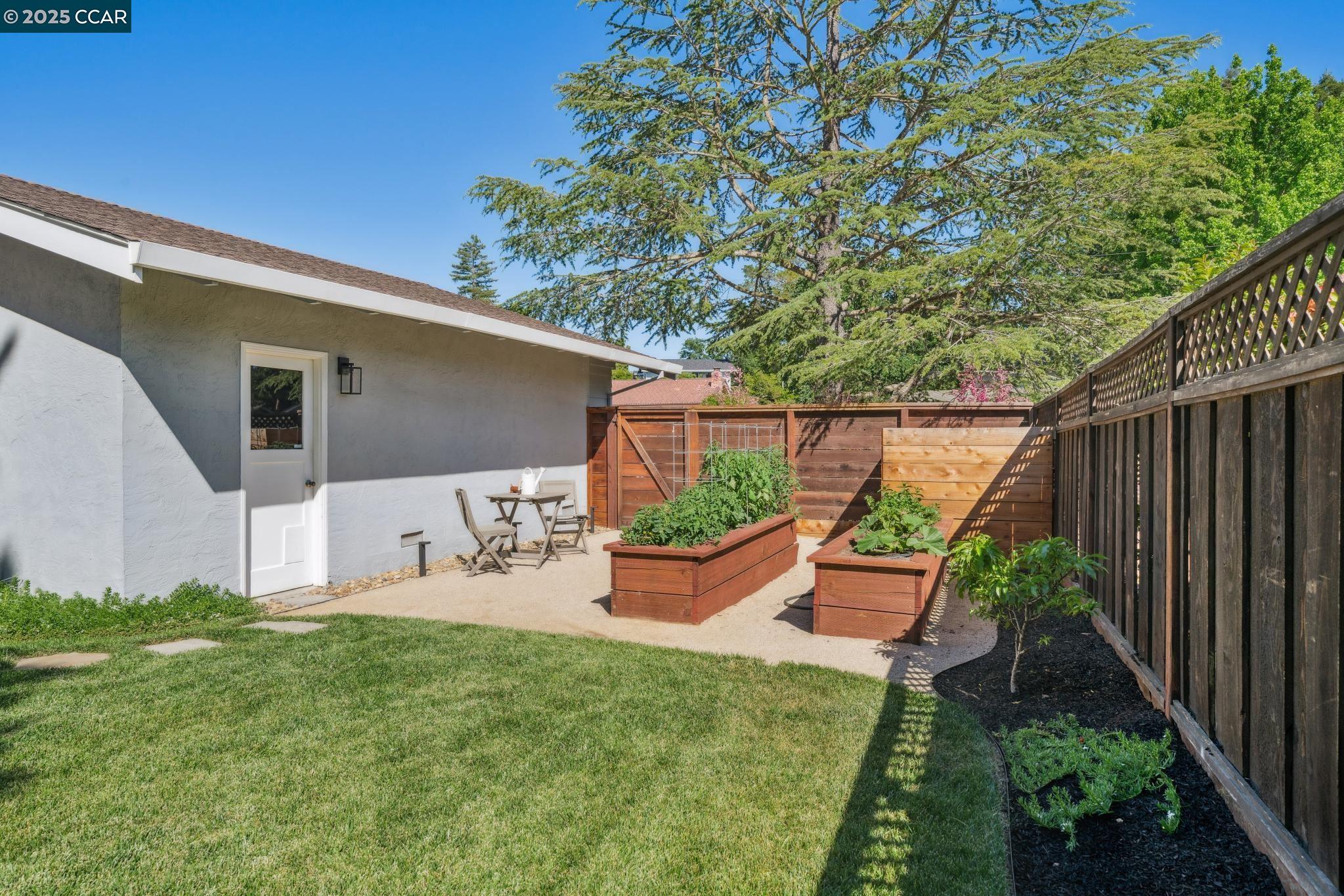 2533 Dapplegray Ln, Walnut Creek, California 94596, 3 Bedrooms Bedrooms, 7 Rooms Rooms,2 BathroomsBathrooms,Residential,For Sale,2533 Dapplegray Ln,41098711
