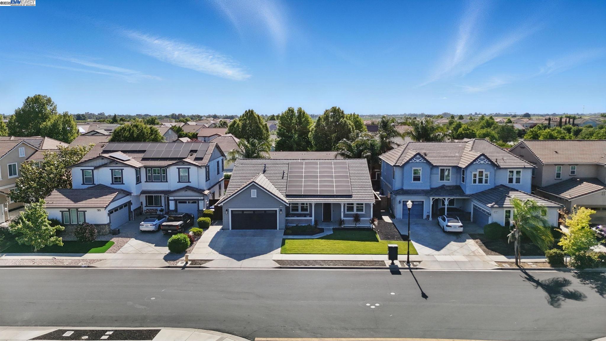 Detail Gallery Image 2 of 25 For 478 Milford St, Brentwood,  CA 94513 - 4 Beds | 2 Baths