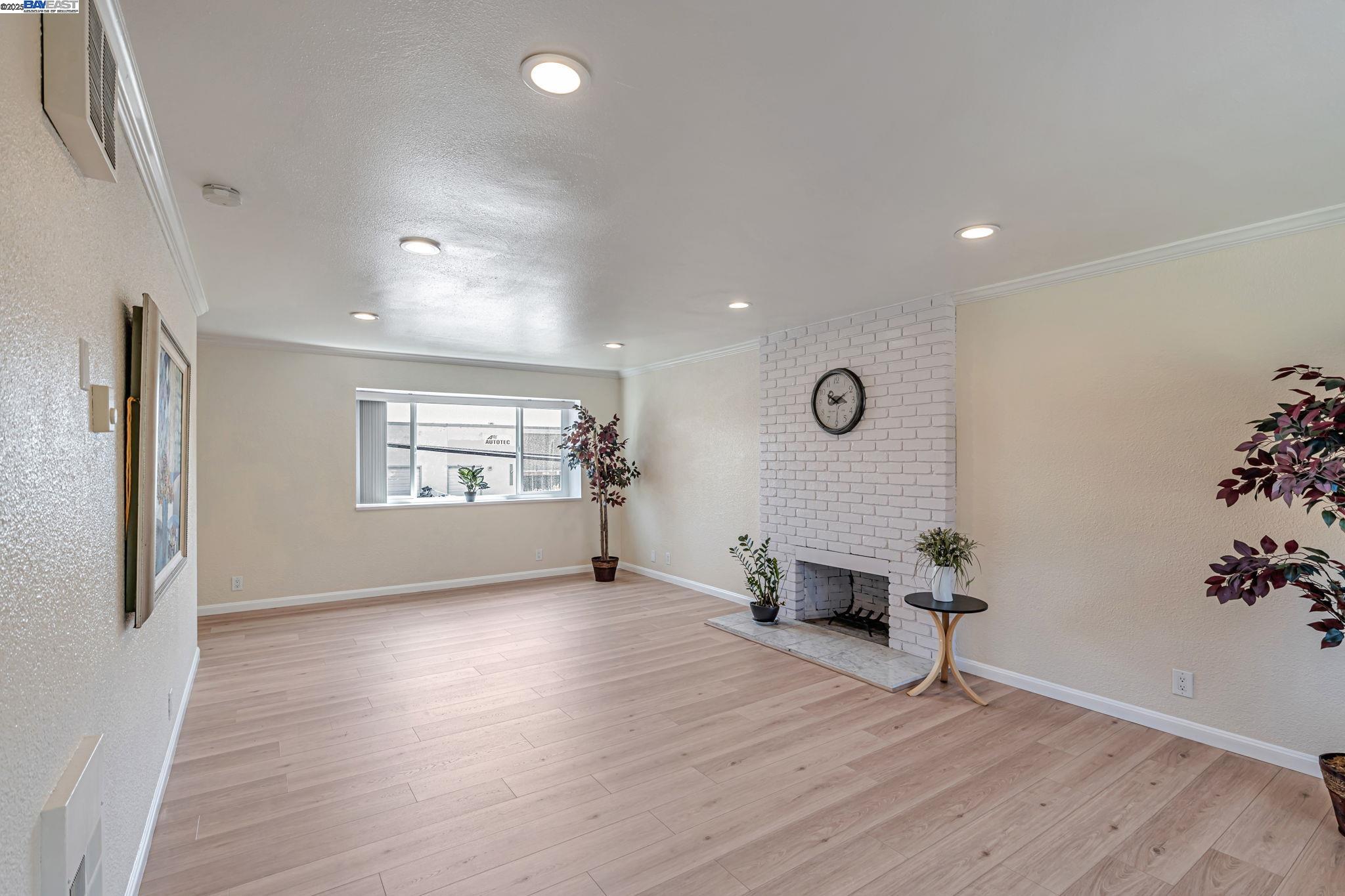 Detail Gallery Image 2 of 42 For 14015 Doolittle Drive, San Leandro,  CA 94577 - 2 Beds | 2 Baths