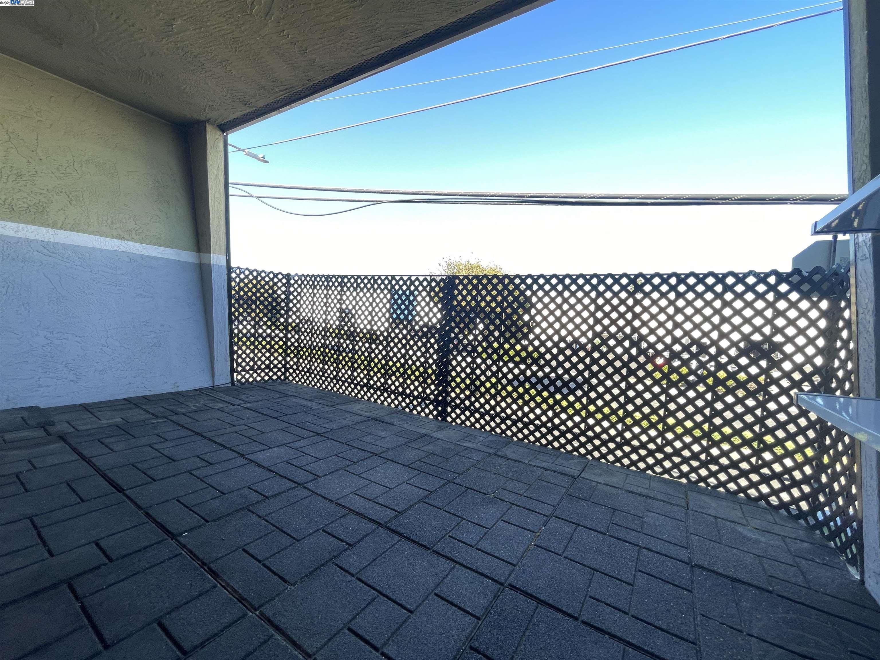Detail Gallery Image 12 of 42 For 14015 Doolittle Drive, San Leandro,  CA 94577 - 2 Beds | 2 Baths
