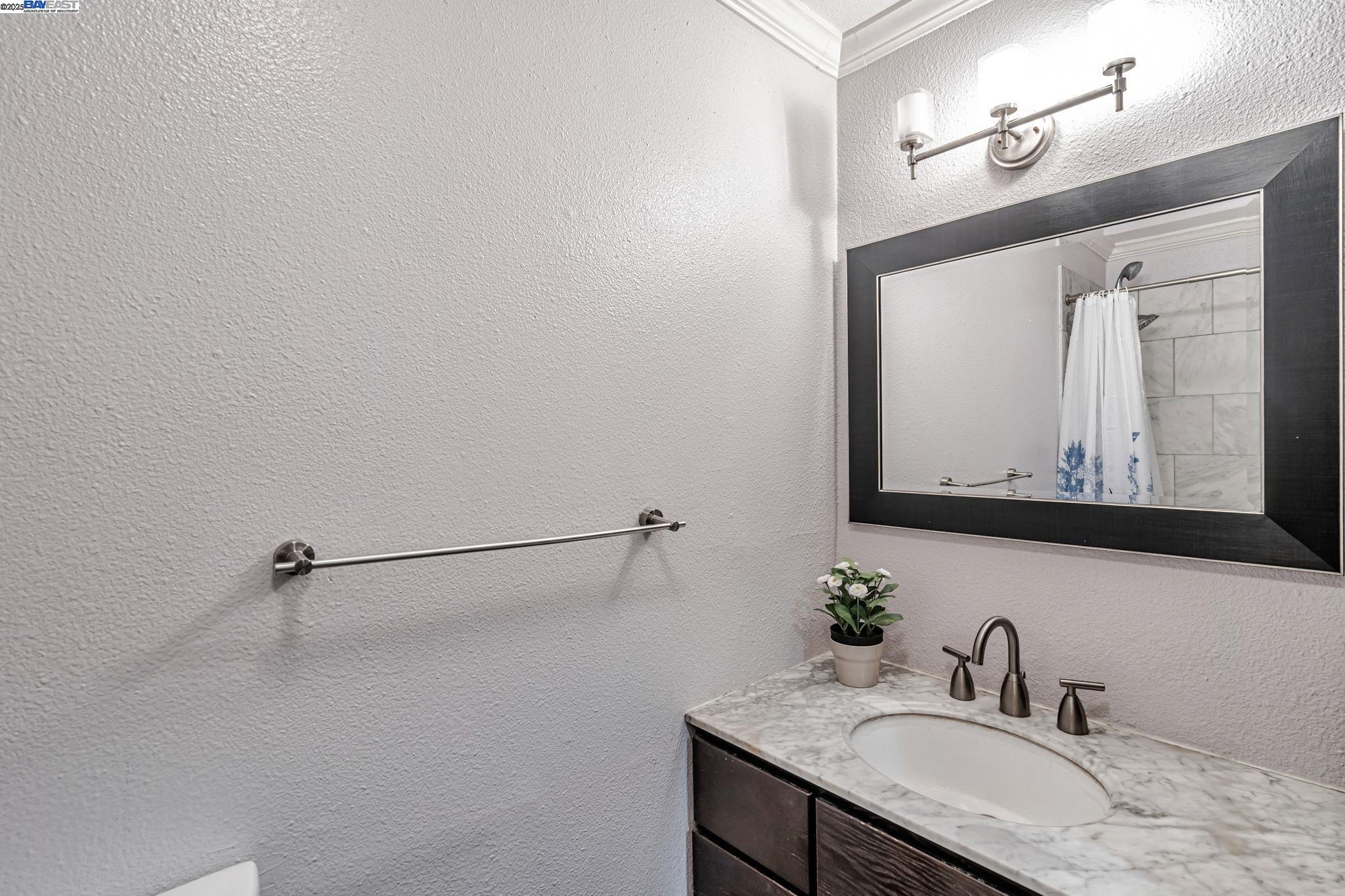 Detail Gallery Image 16 of 42 For 14015 Doolittle Drive, San Leandro,  CA 94577 - 2 Beds | 2 Baths