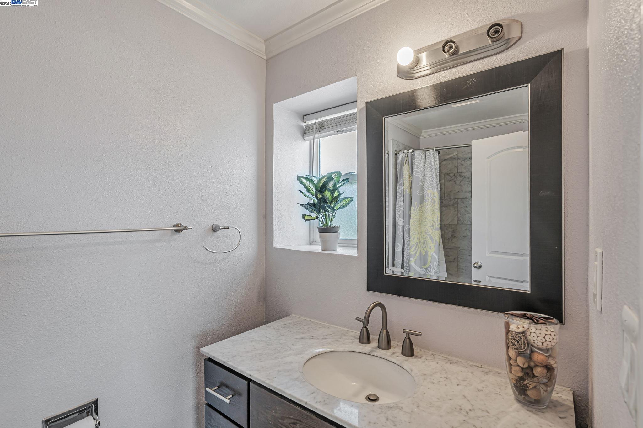 Detail Gallery Image 24 of 42 For 14015 Doolittle Drive, San Leandro,  CA 94577 - 2 Beds | 2 Baths
